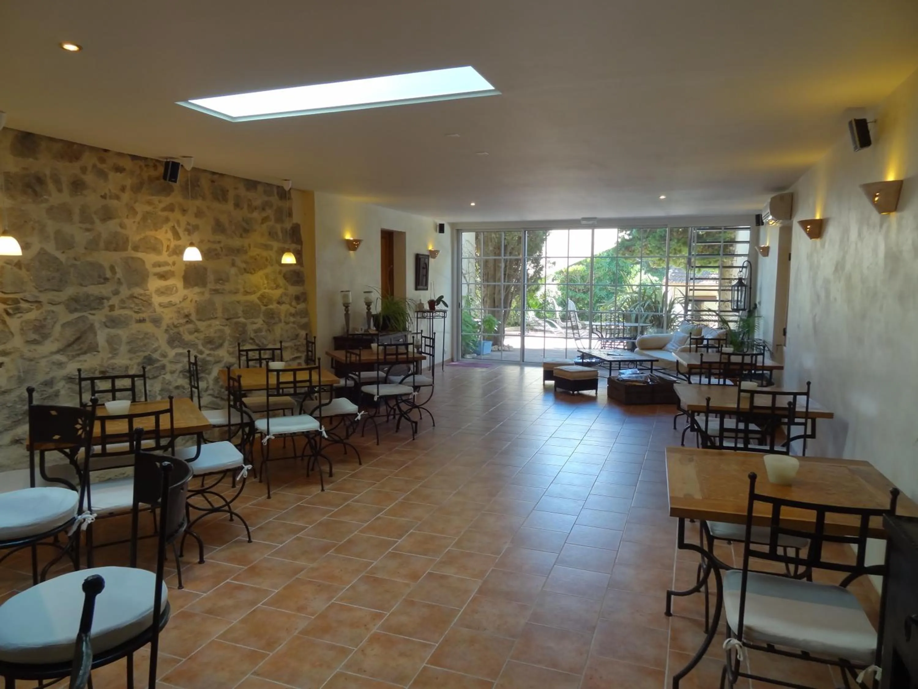 Restaurant/places to eat in La Bastide de Font Clarette