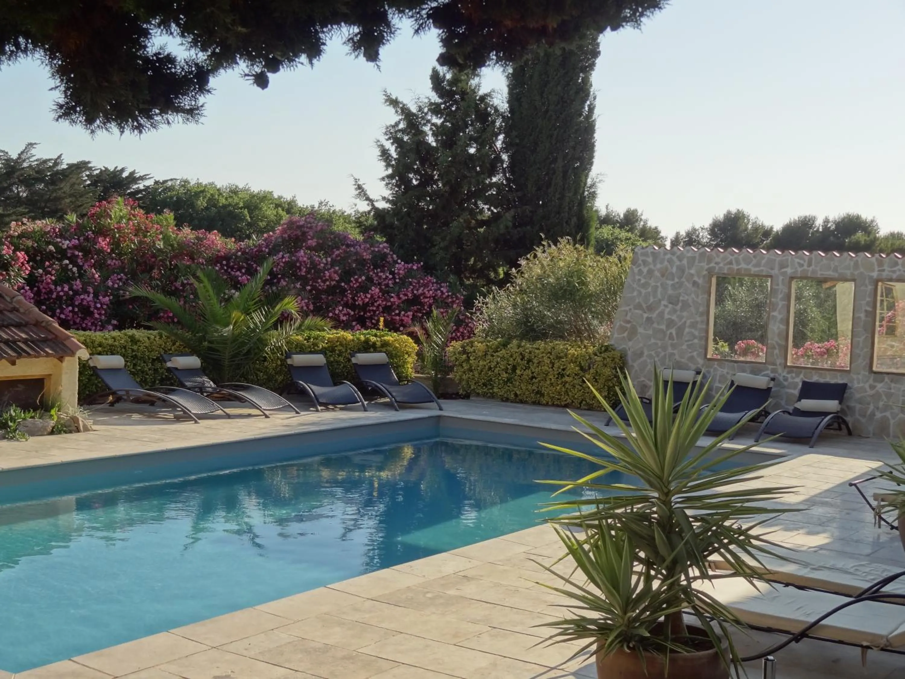 Swimming pool in La Bastide de Font Clarette