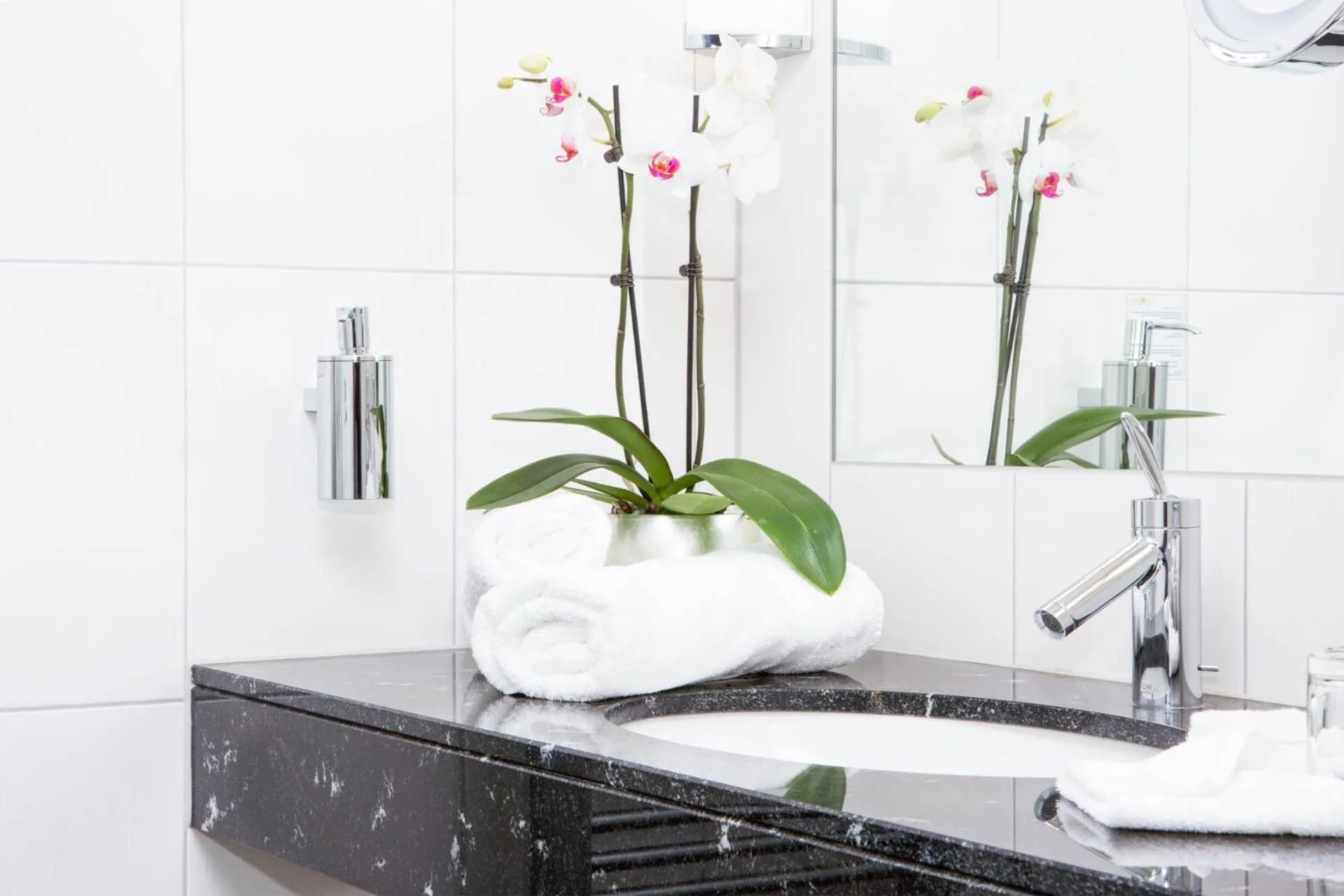 Bathroom in City Hotel Roding