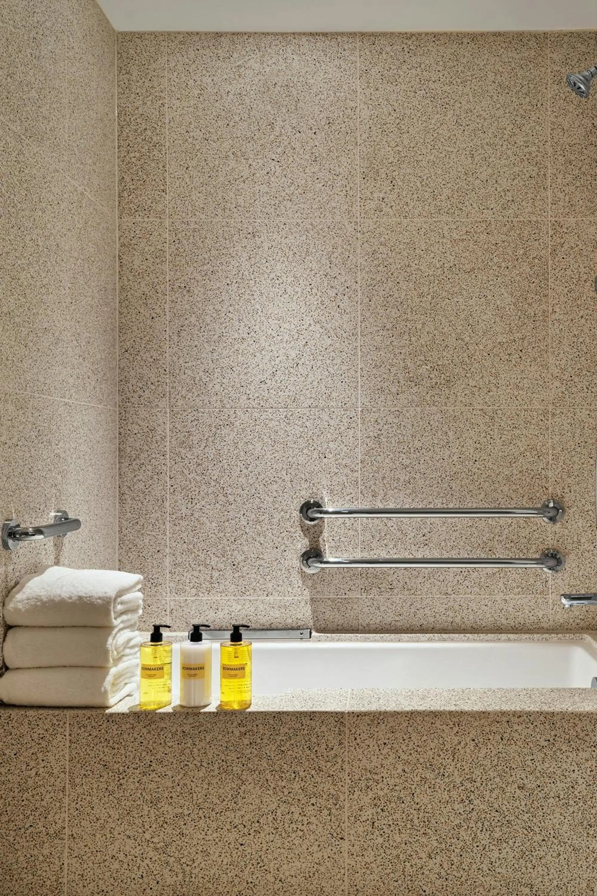 Photo of the whole room in The Hollywood Grande, Autograph Collection