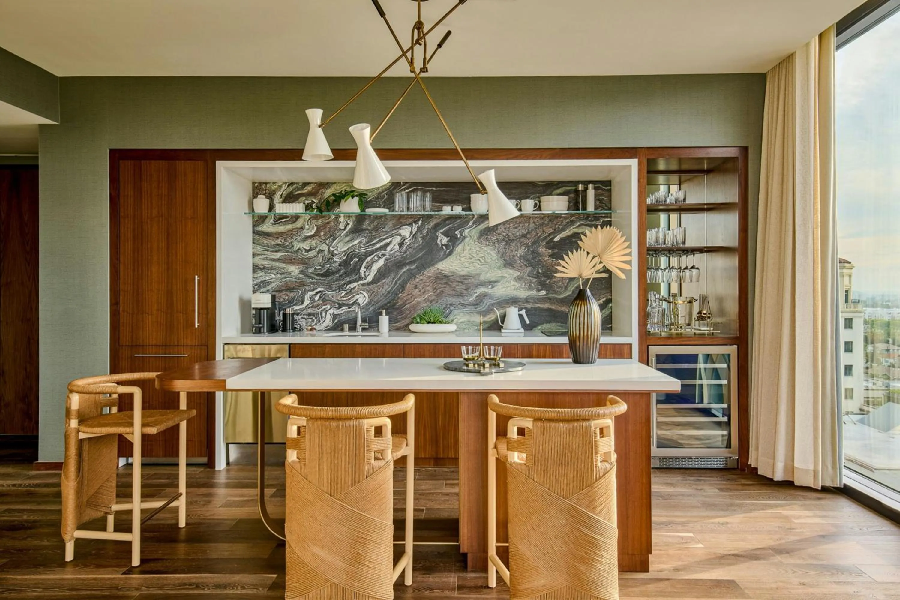 Kitchen or kitchenette in The Hollywood Grande, Autograph Collection