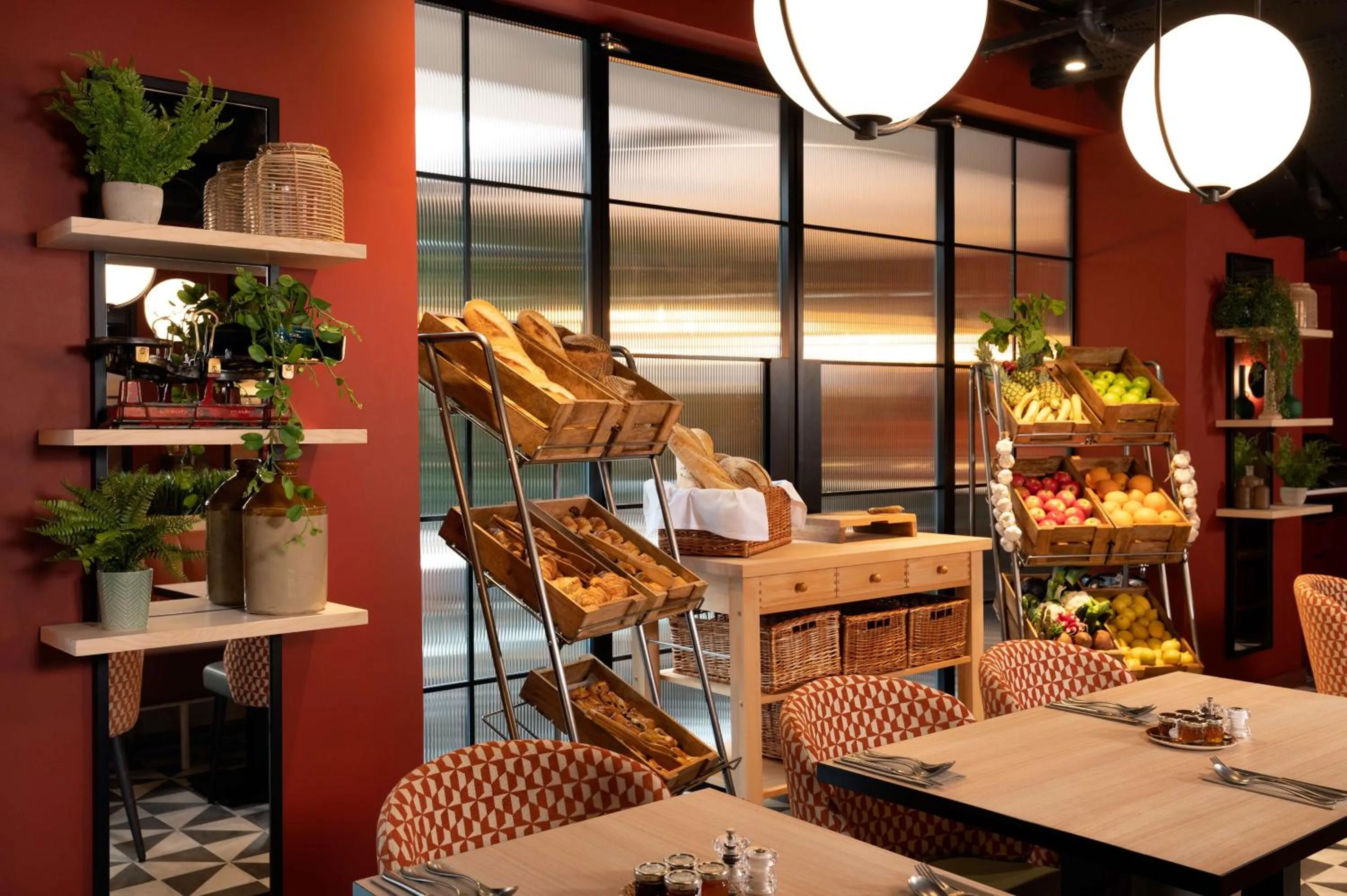 Restaurant/places to eat in Hyatt Place London City East