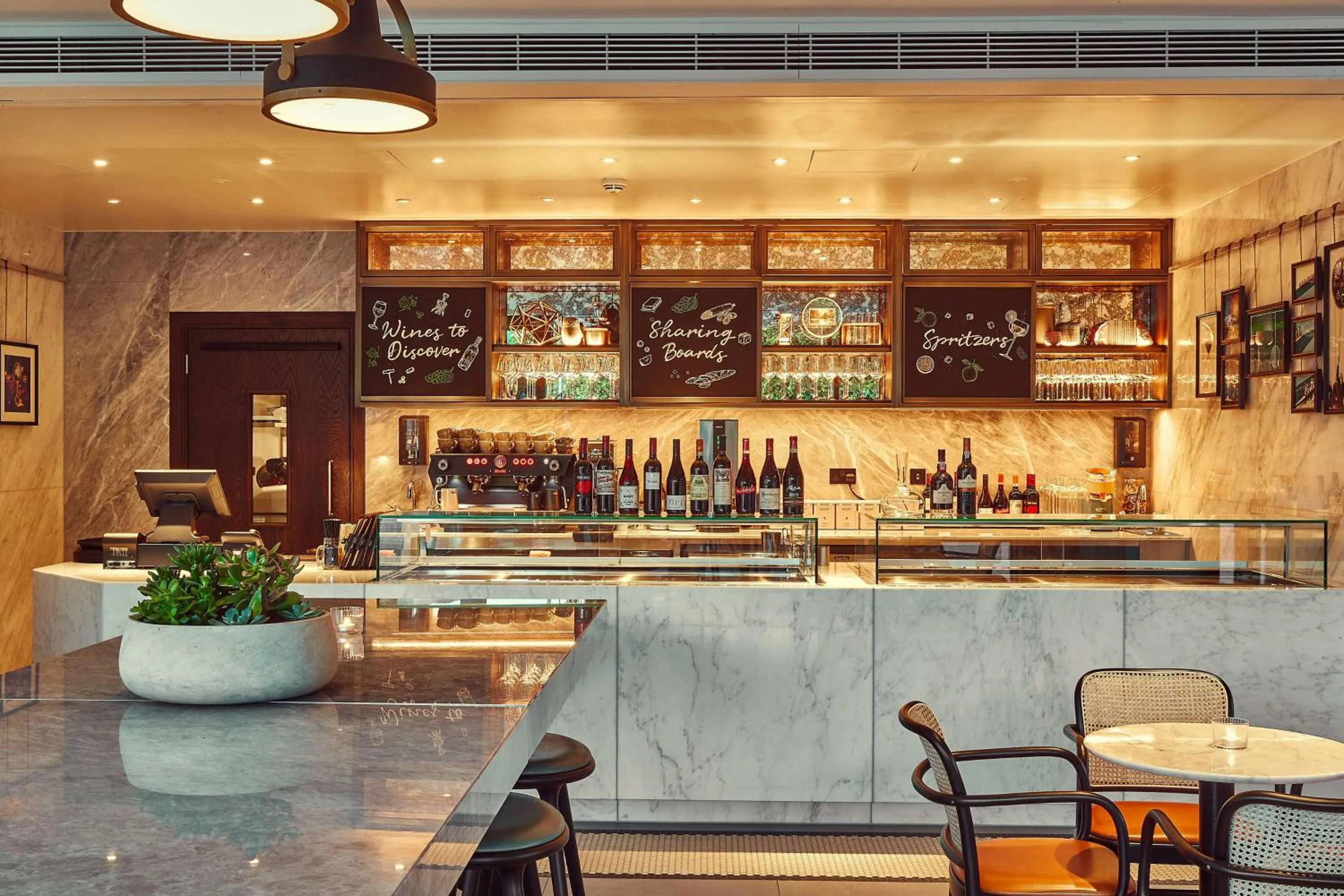 Lounge or bar in The Fellows House Cambridge, Curio Collection By Hilton