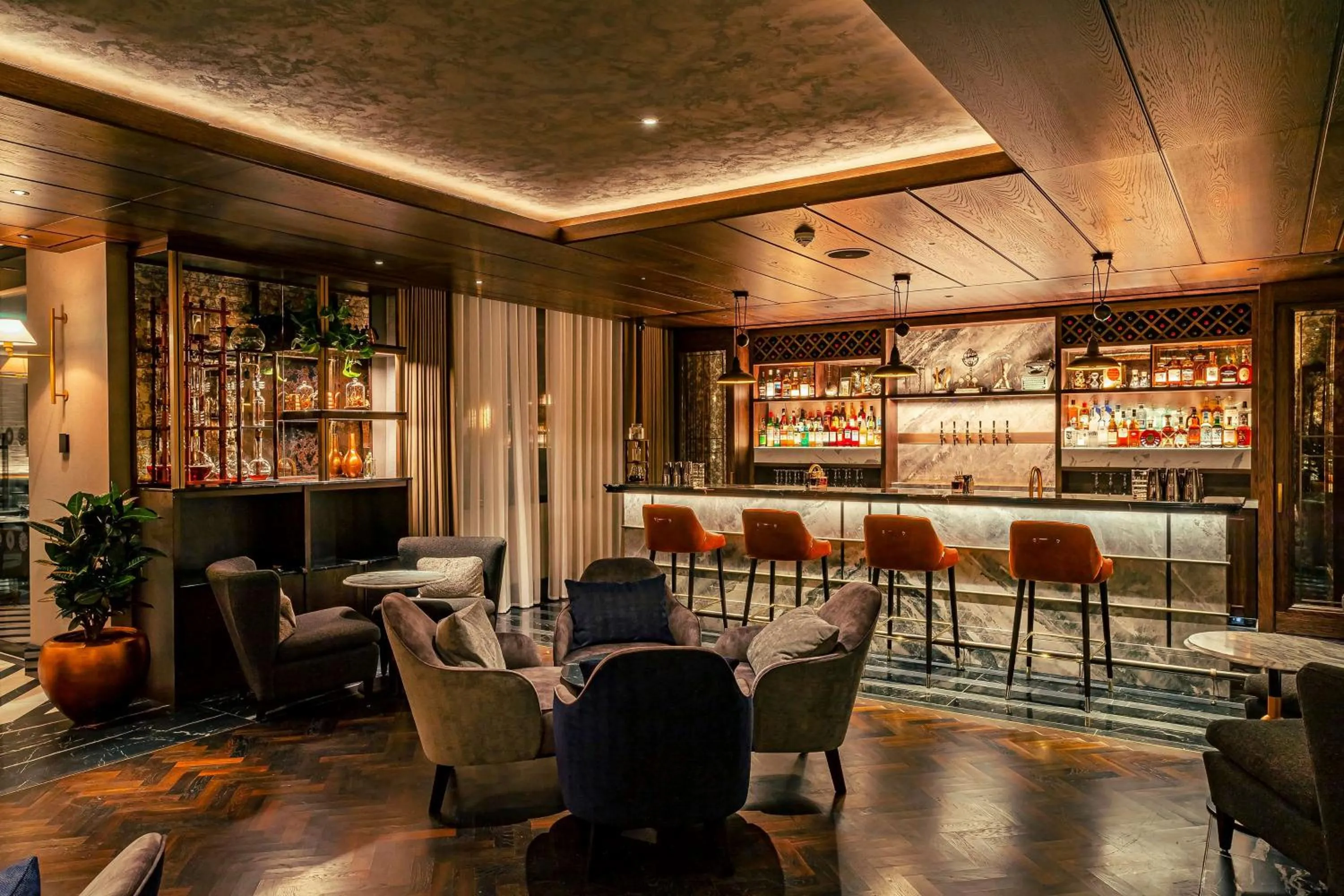 Lounge or bar in The Fellows House Cambridge, Curio Collection By Hilton