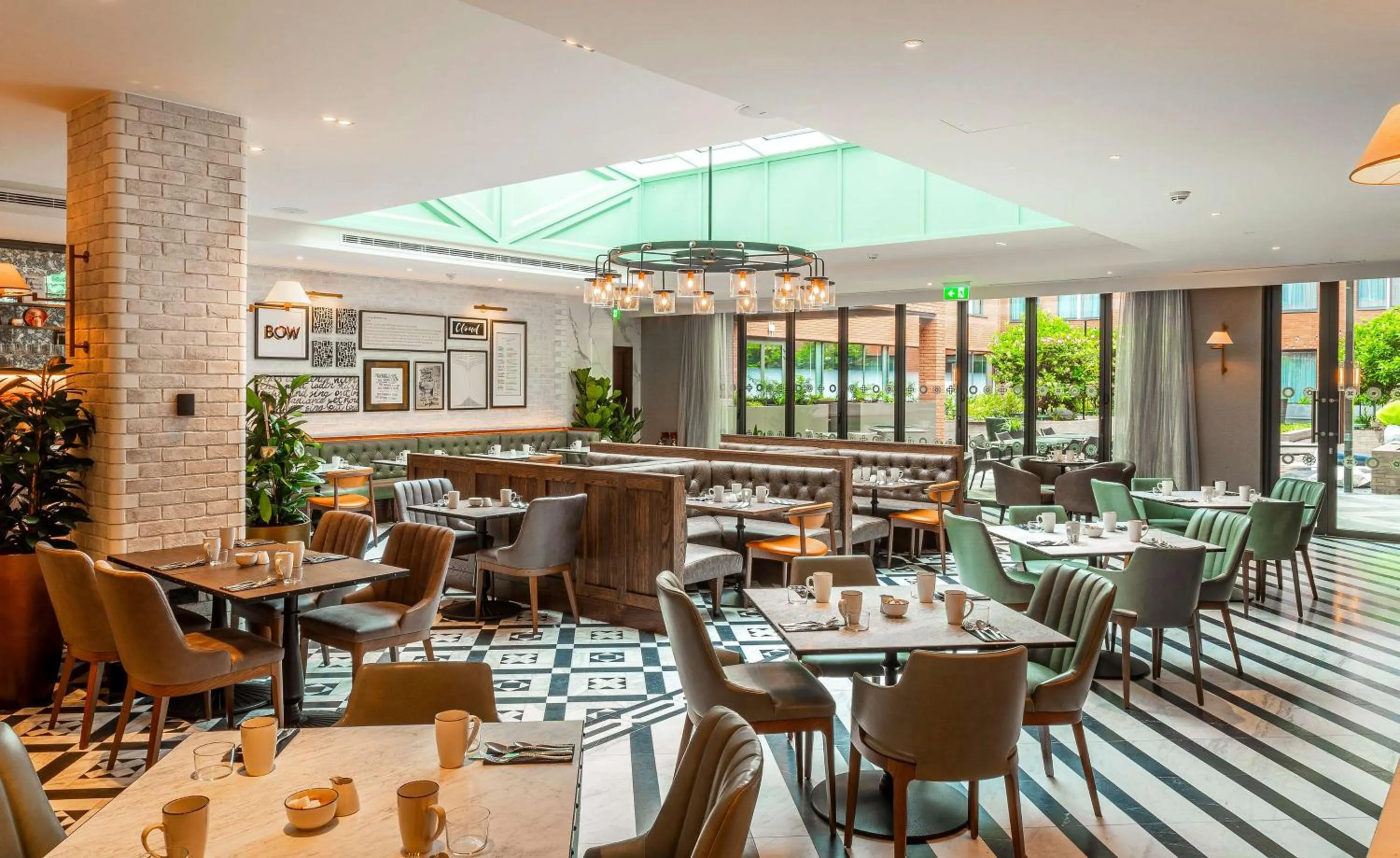 Lounge or bar in The Fellows House Cambridge, Curio Collection By Hilton