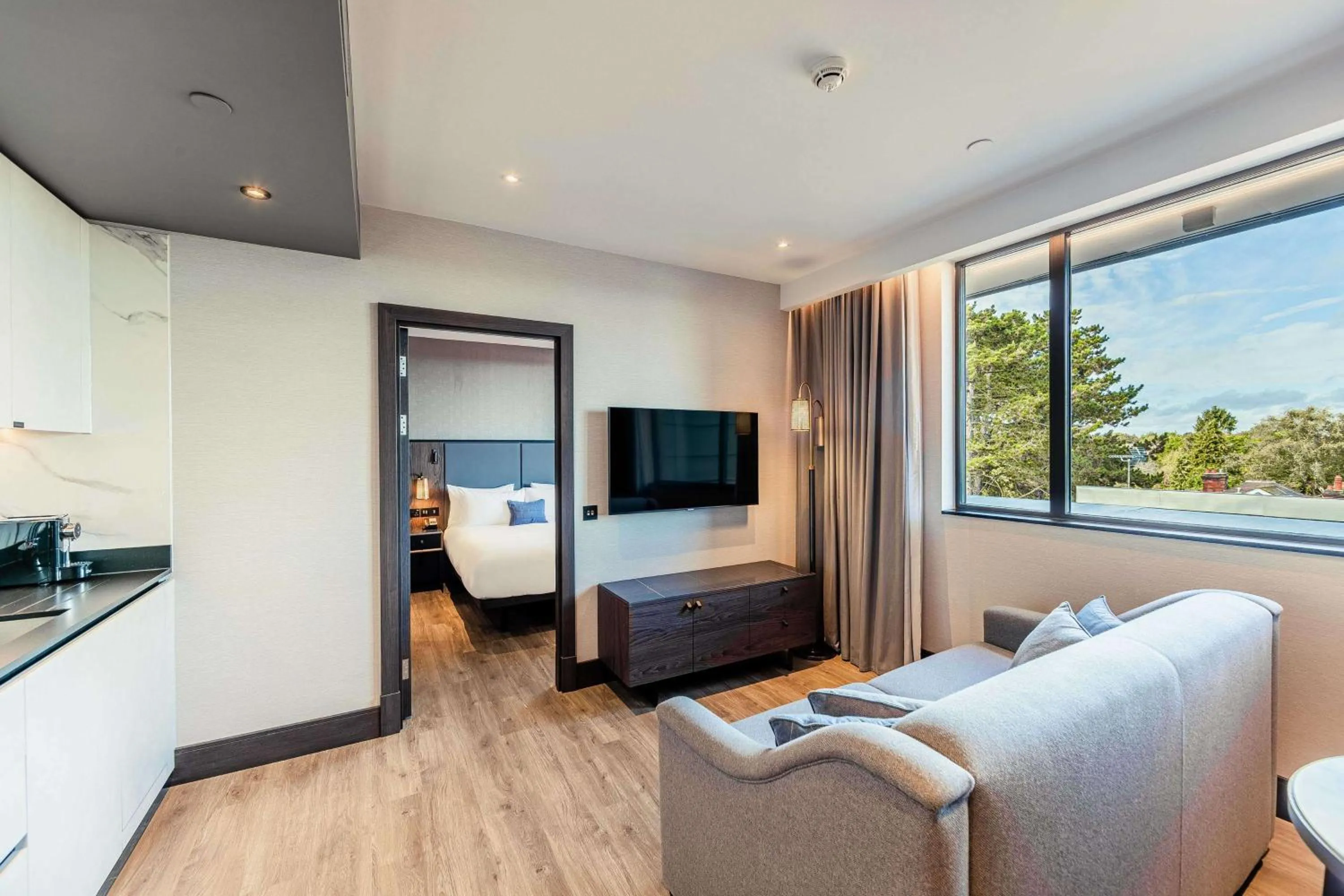 Bedroom, Bed in The Fellows House Cambridge, Curio Collection By Hilton