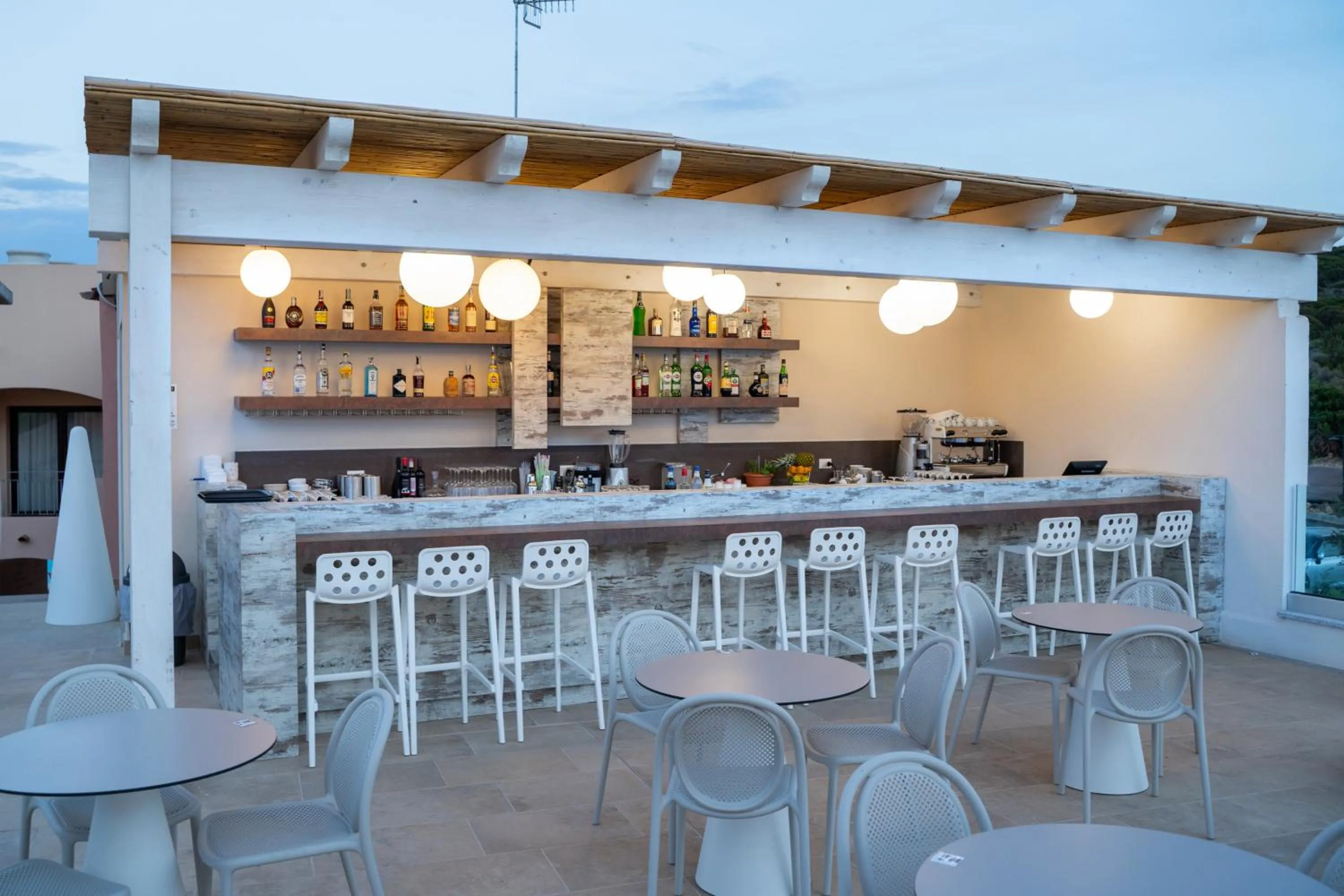 Restaurant/places to eat in Red Sun Village