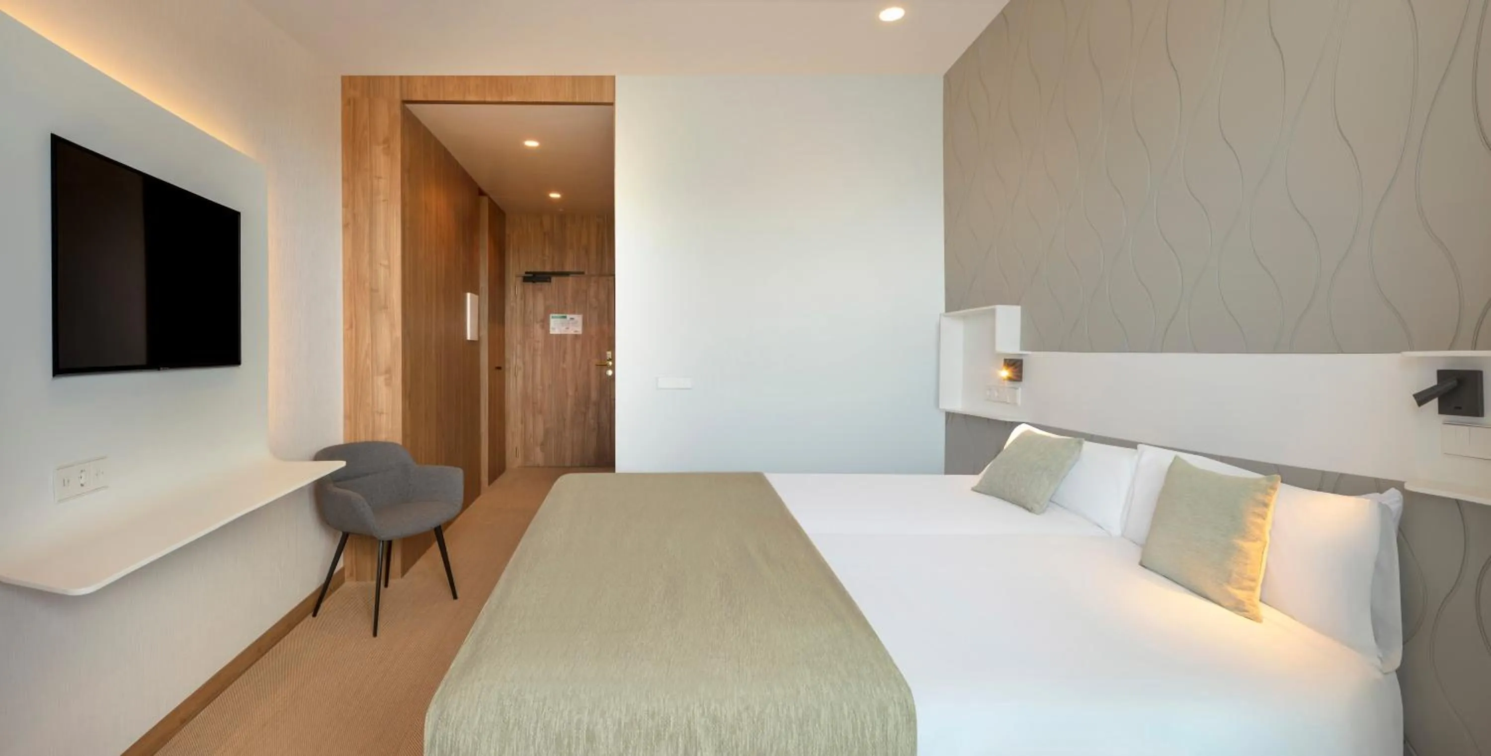 Bed in AJ Gran Alacant by SH Hoteles