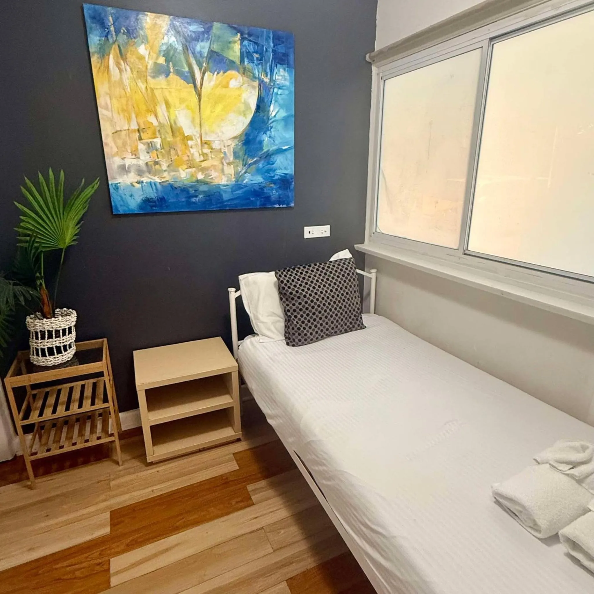 Bed in Manly Waves Studios & Apartments