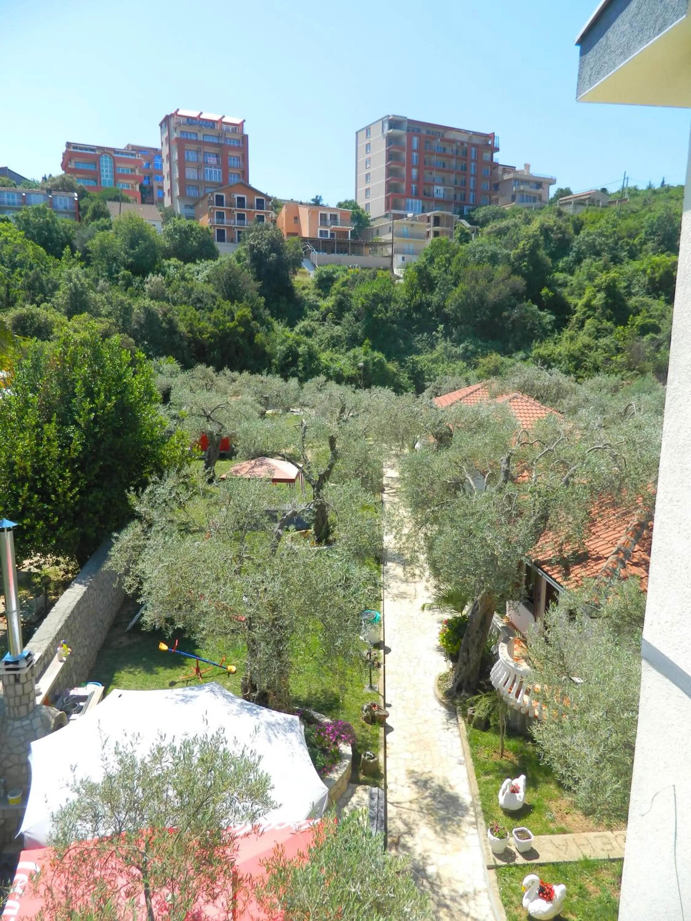 Patio in President Bungalows and Apartments