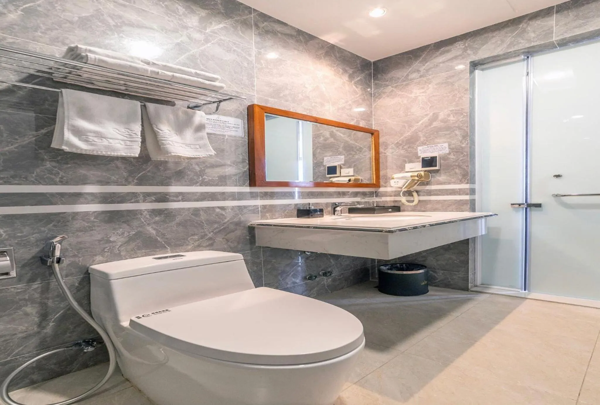 Shower in Royal Palace