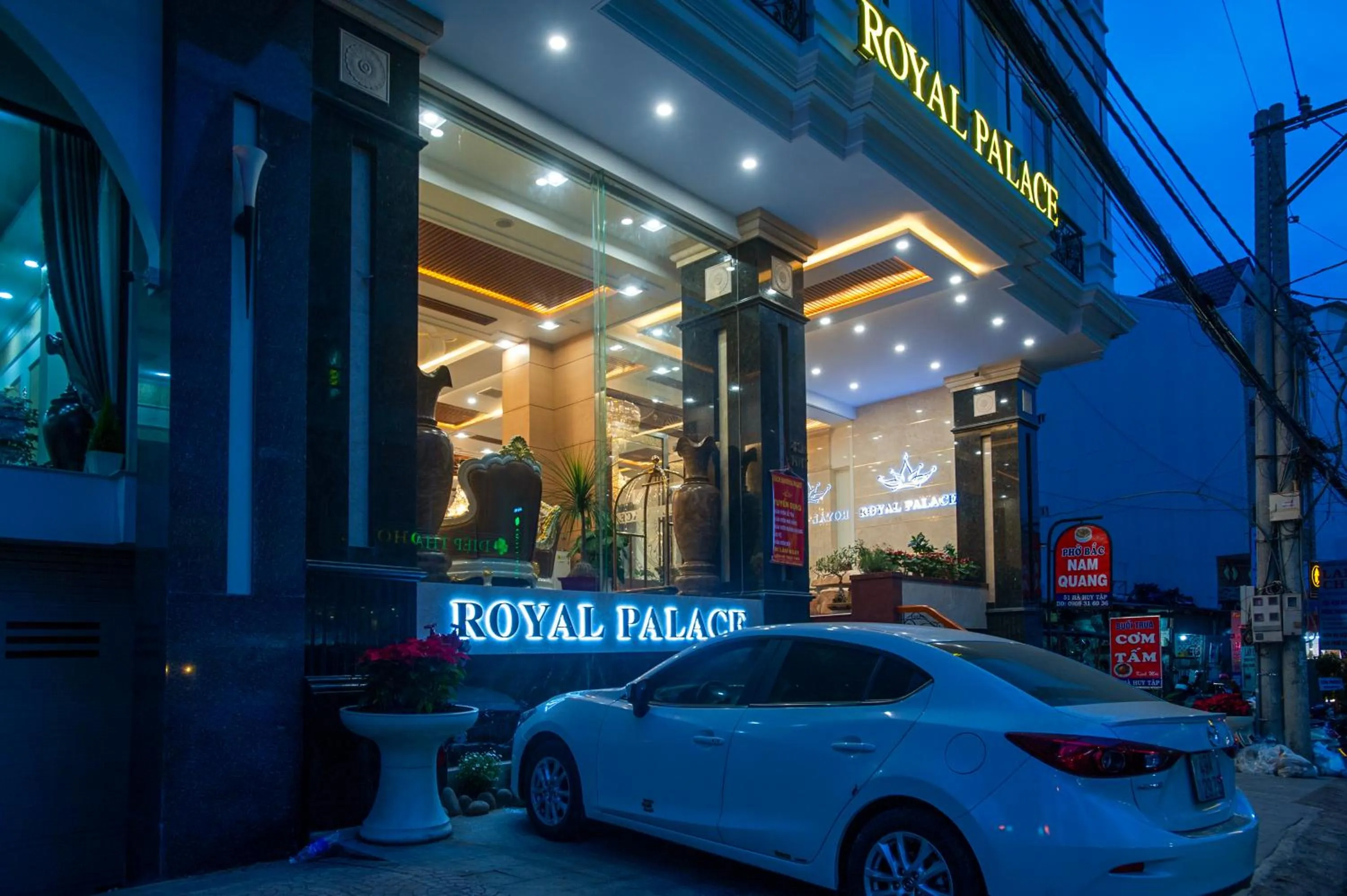 Facade/entrance in Royal Palace