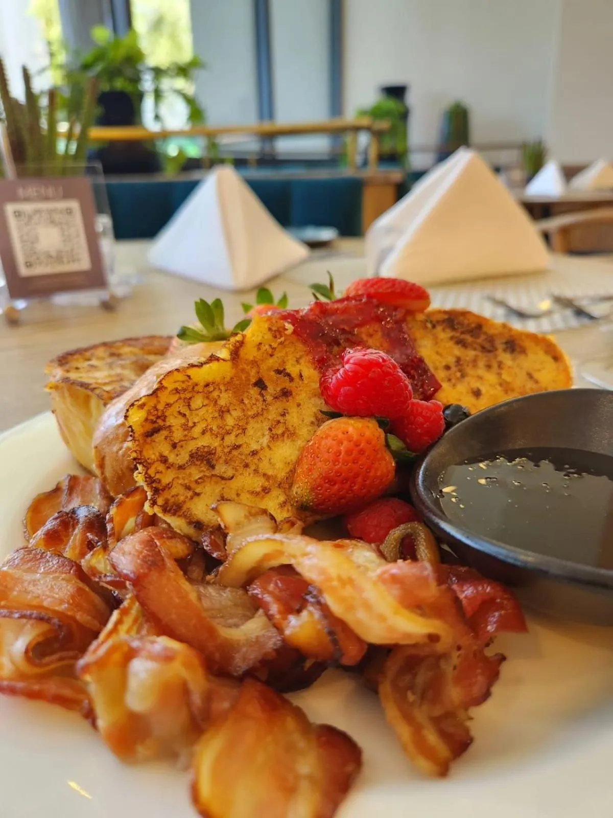 Breakfast in Courtyard Hotel Waterfall City