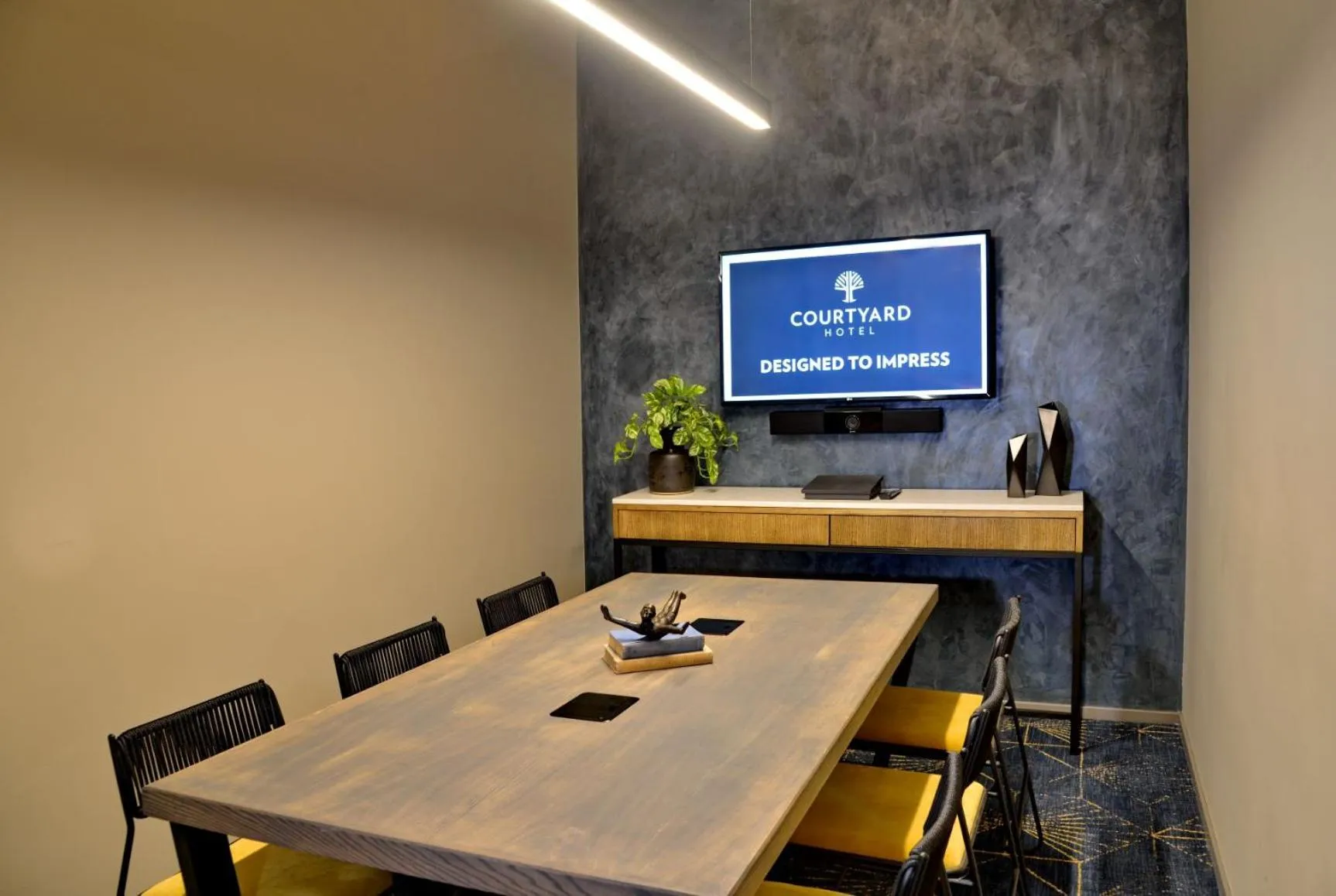 Meeting/conference room in Courtyard Hotel Waterfall City