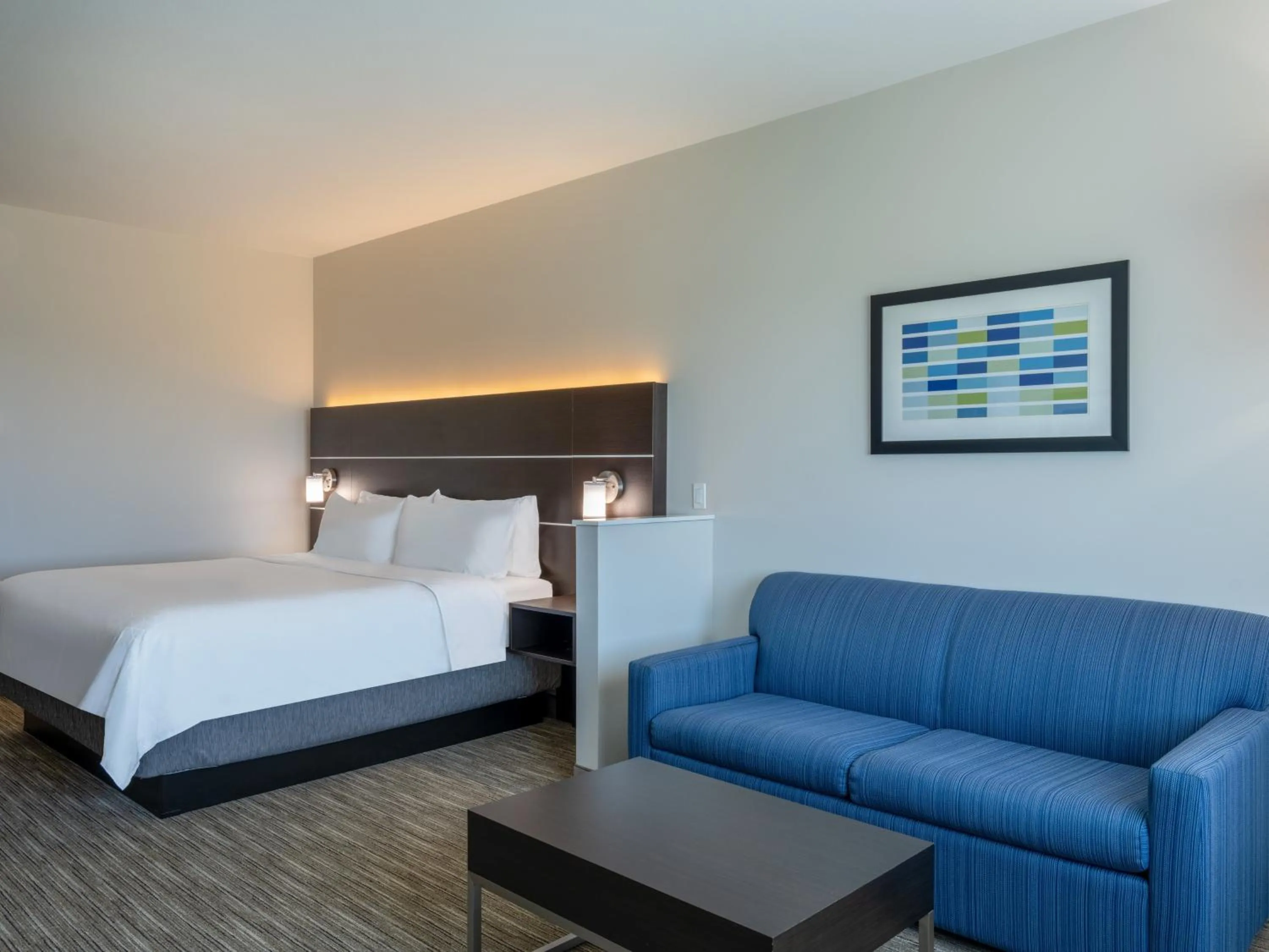 Photo of the whole room, Bed in Holiday Inn Express & Suites - Watertown by IHG