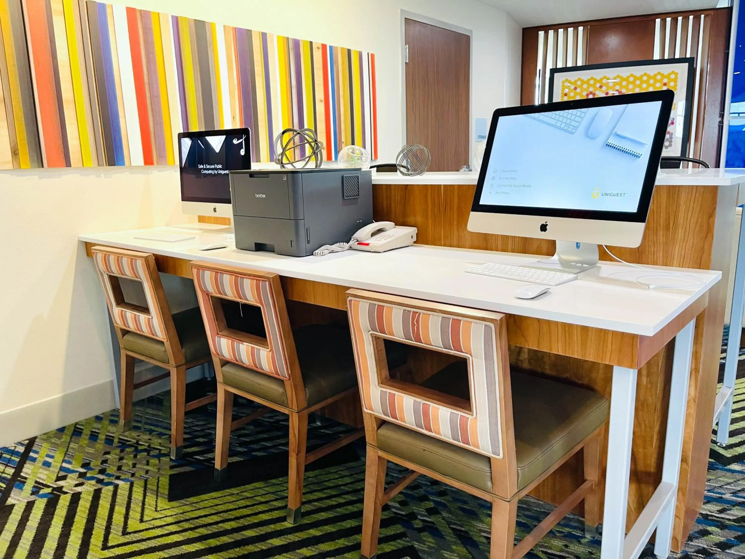 Communal lounge/ TV room in Holiday Inn Express & Suites Blythe by IHG