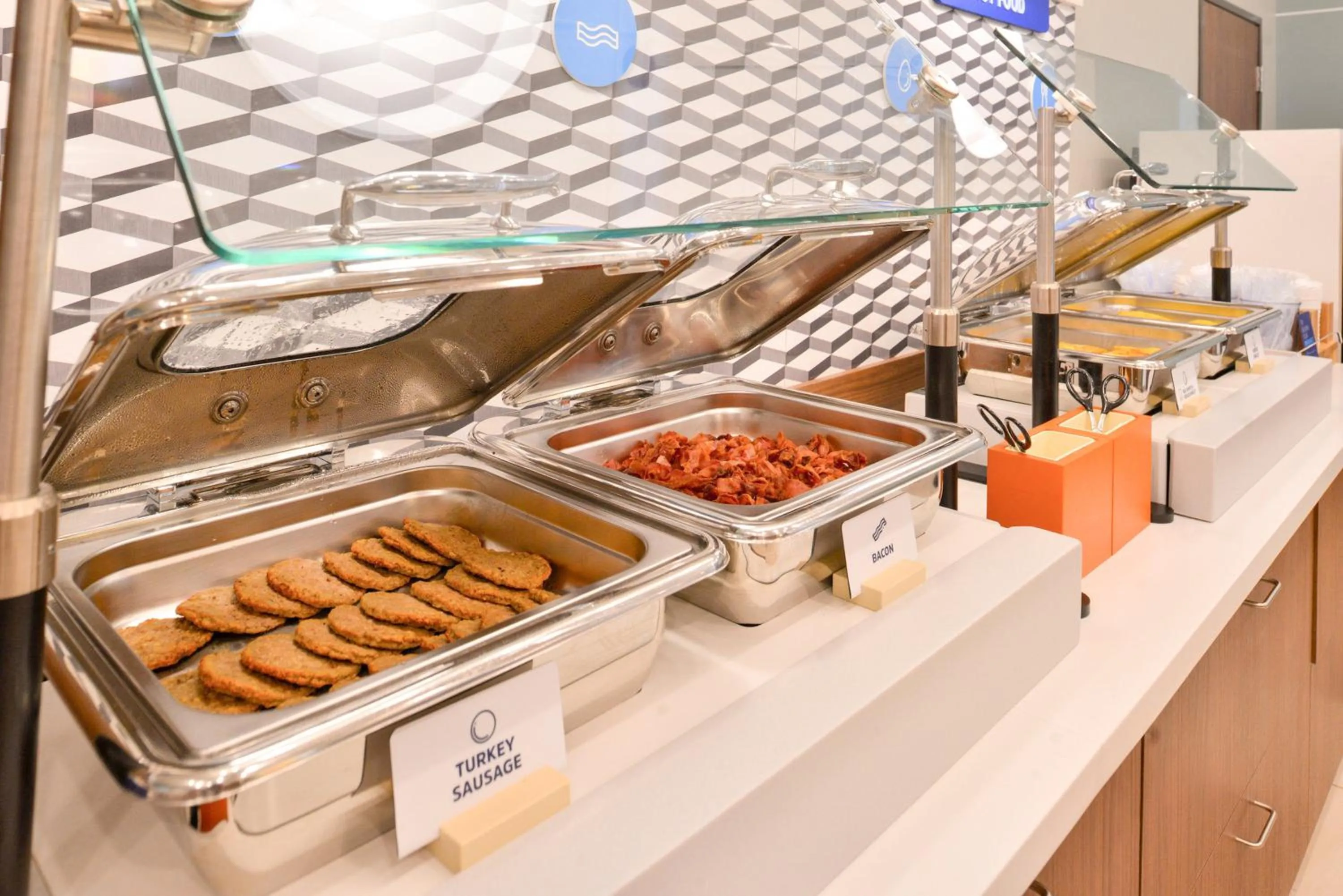 Breakfast in Holiday Inn Express & Suites Blythe by IHG