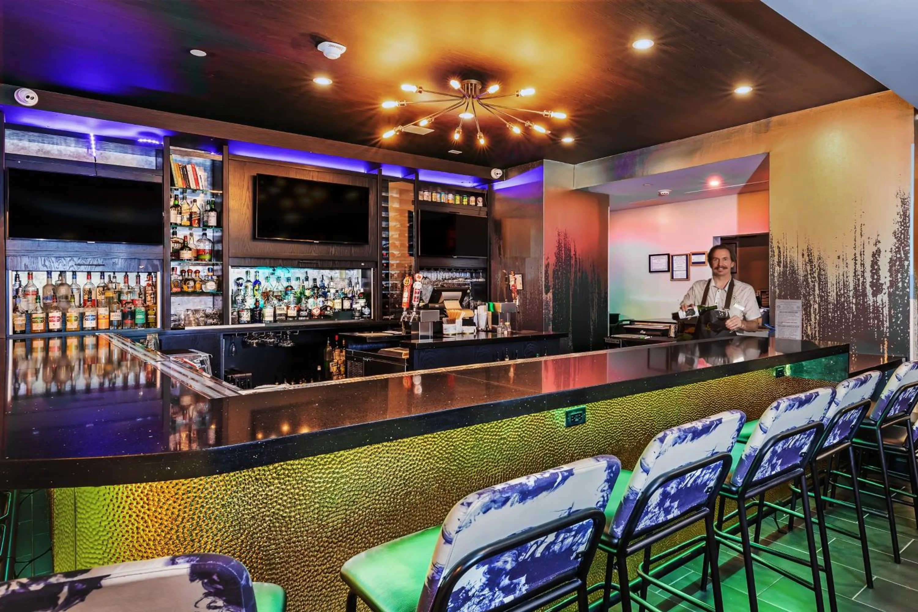 Lounge or bar in Hotel Indigo Spring - Woodlands Area by IHG