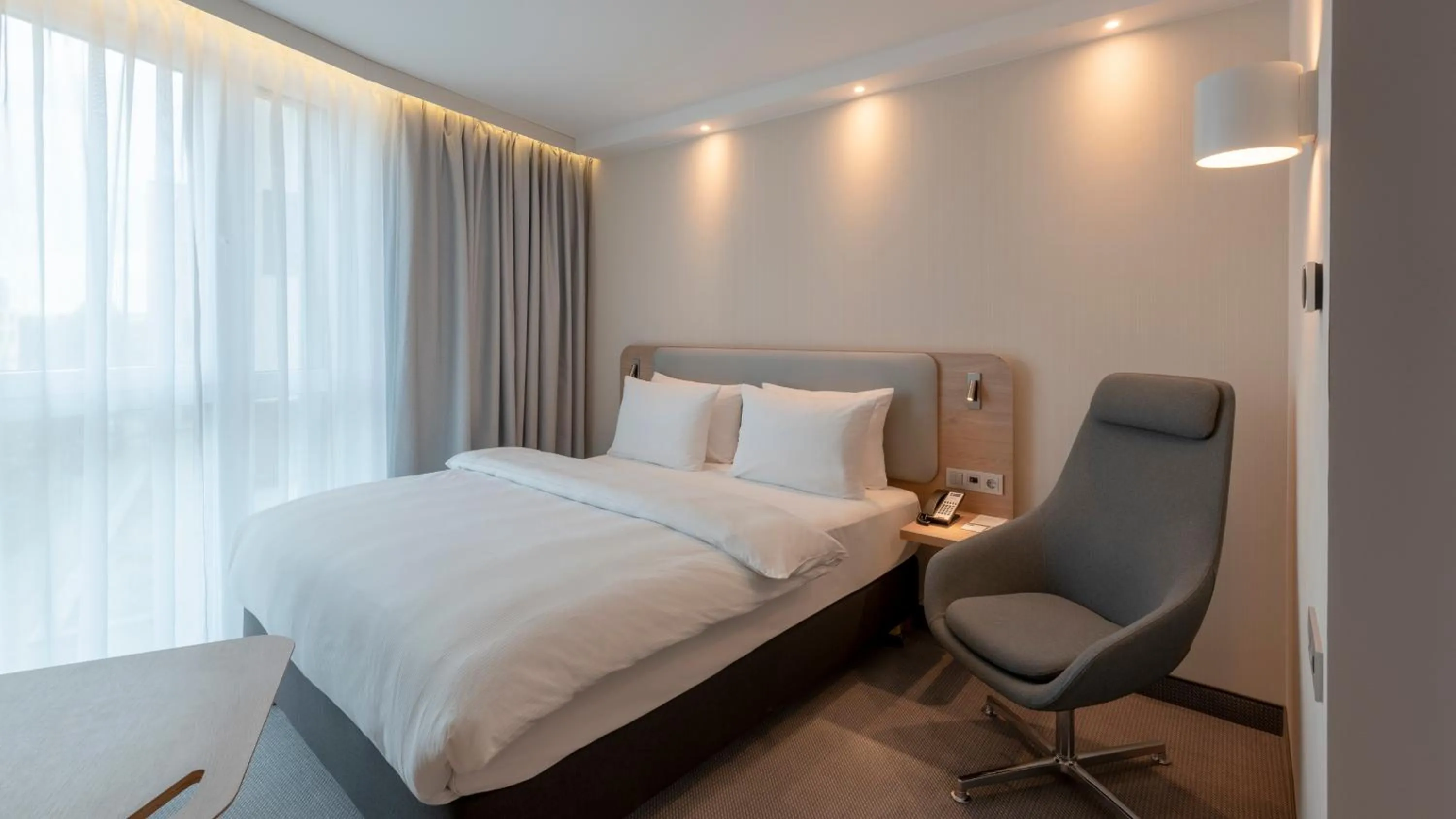 Bed in Holiday Inn Express - Offenbach by IHG