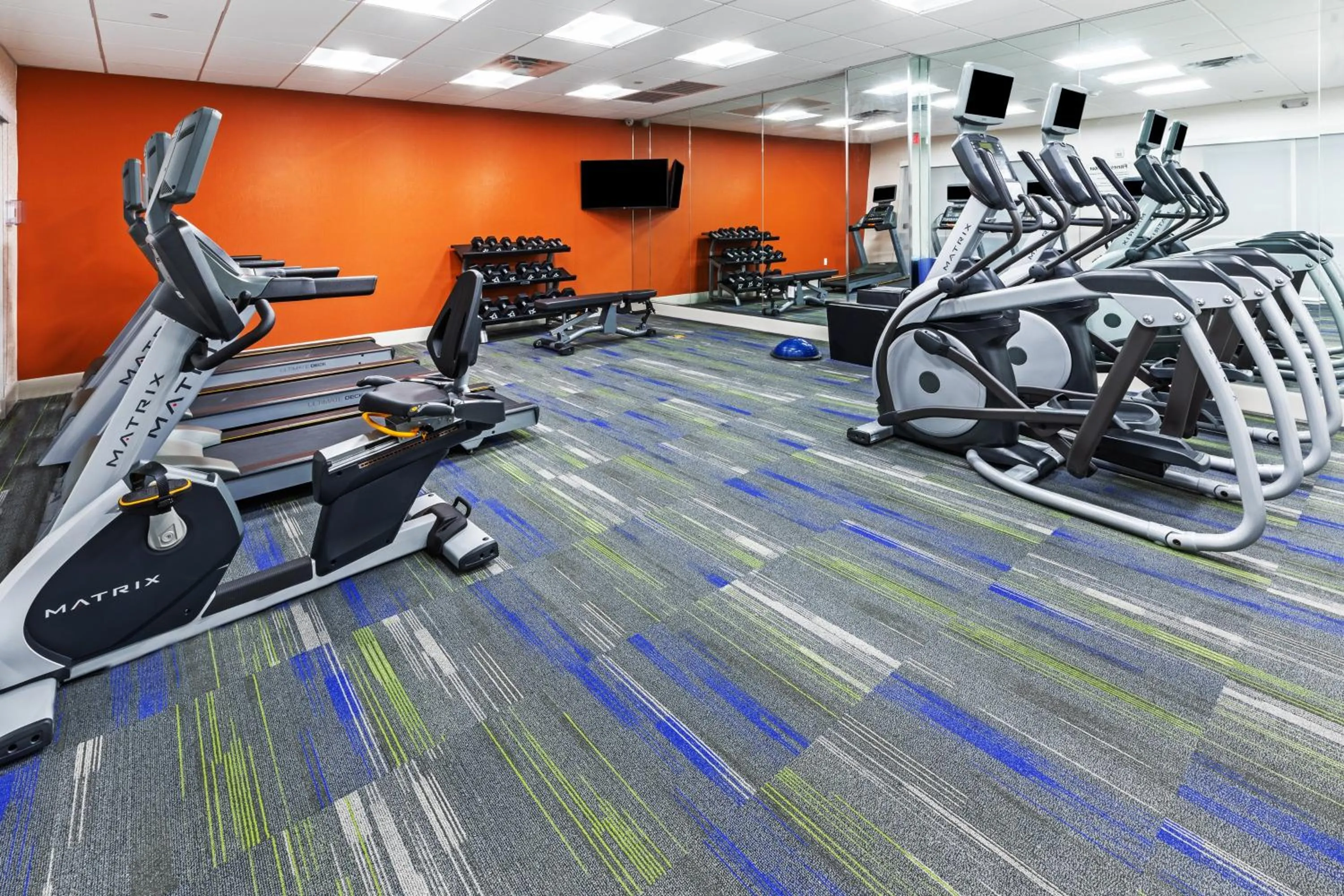 Fitness centre/facilities in Holiday Inn Express & Suites - Stafford NW - Sugar Land by IHG