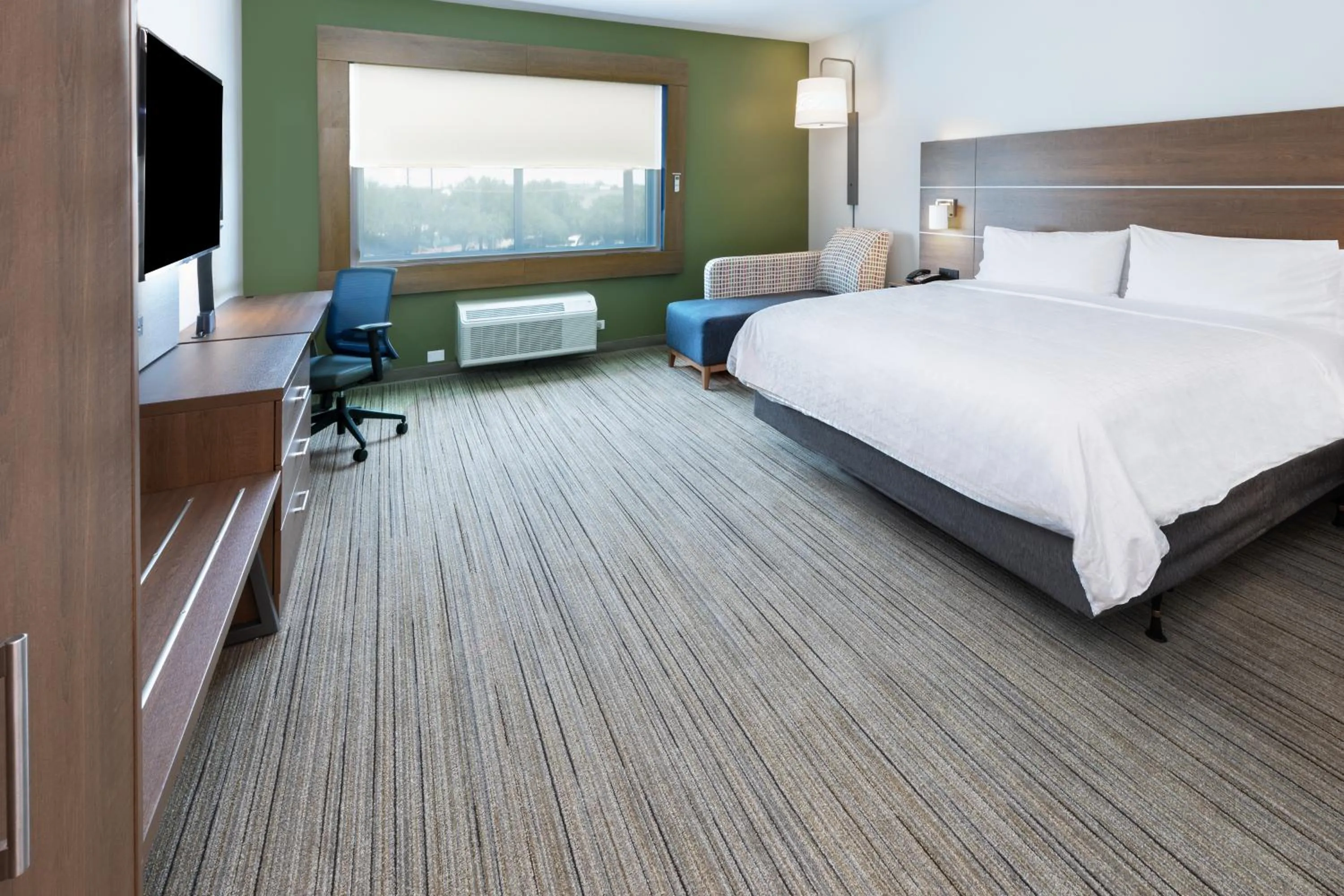 Bed in Holiday Inn Express & Suites - Stafford NW - Sugar Land by IHG