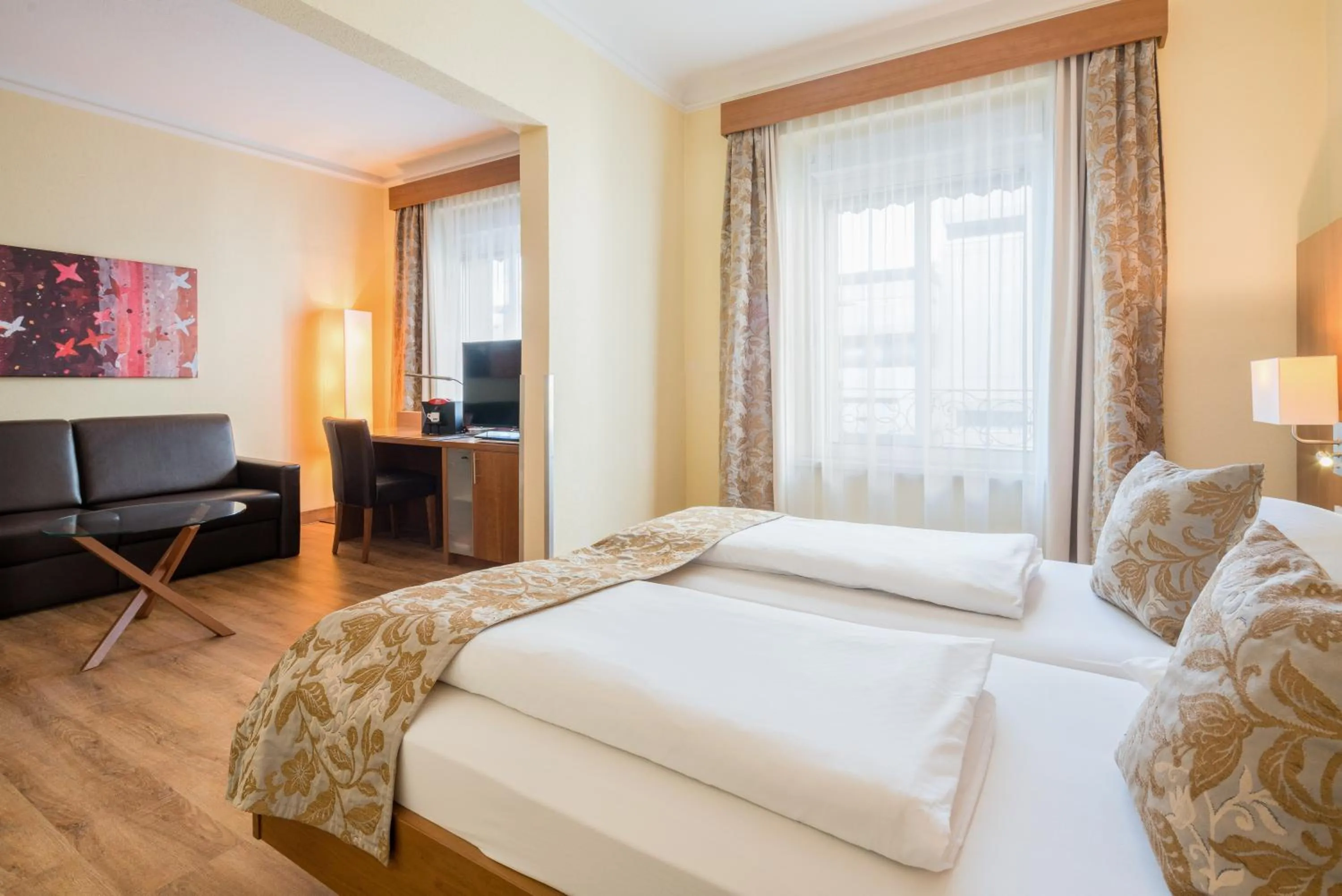 Bed in Hotel Weißes Kreuz