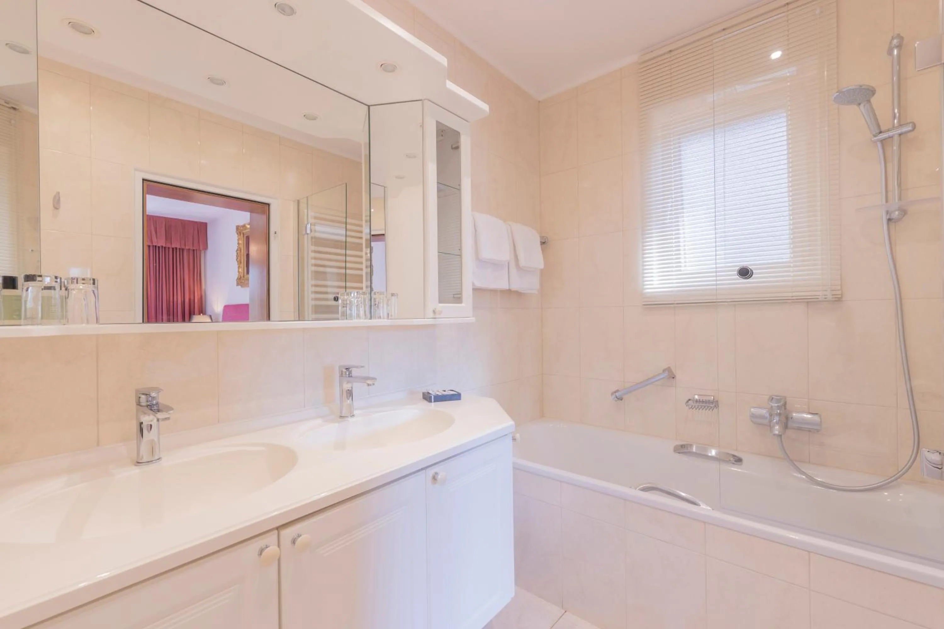 Shower in Hotel Furian