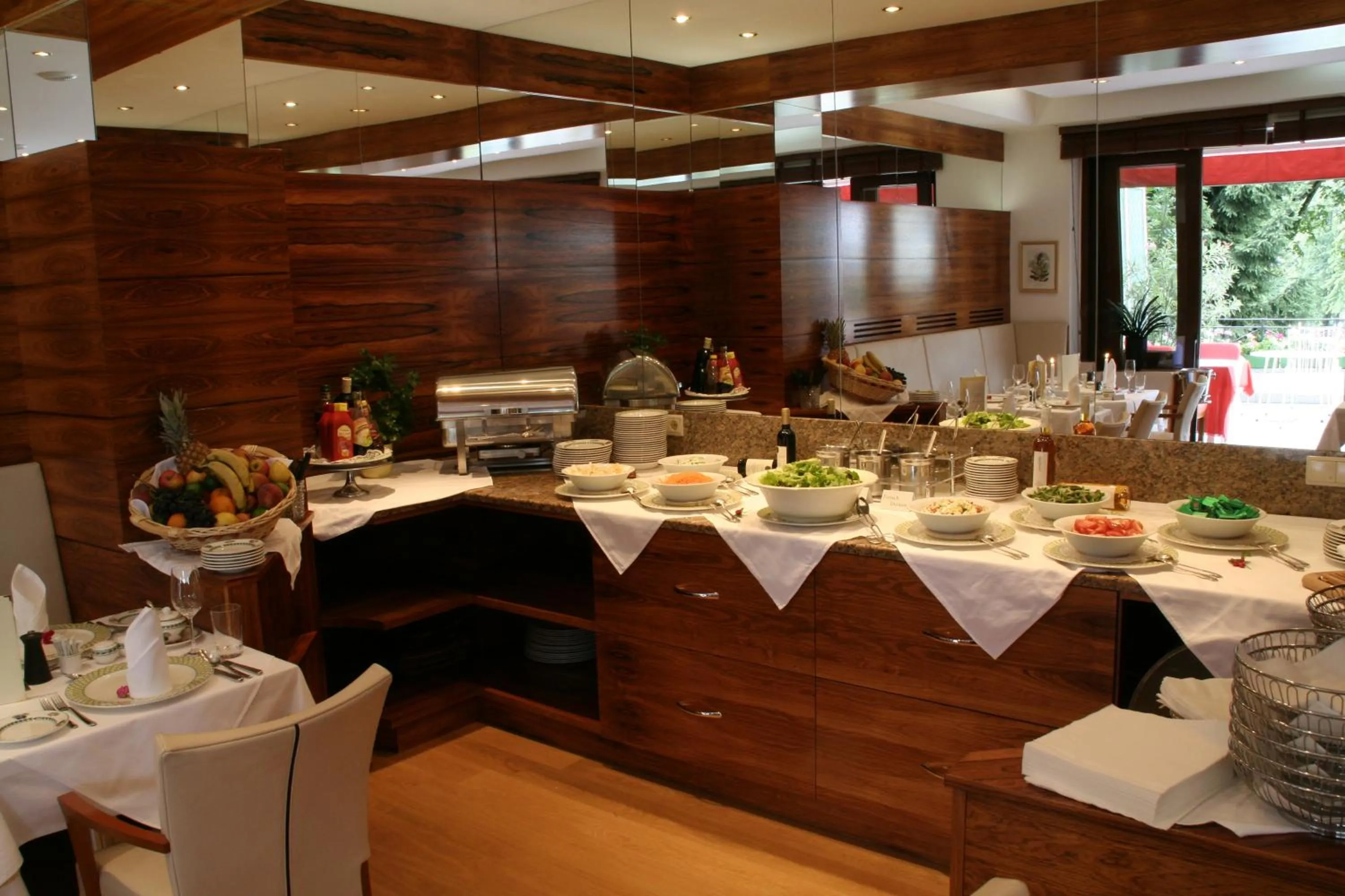 Restaurant/places to eat in Hotel Furian
