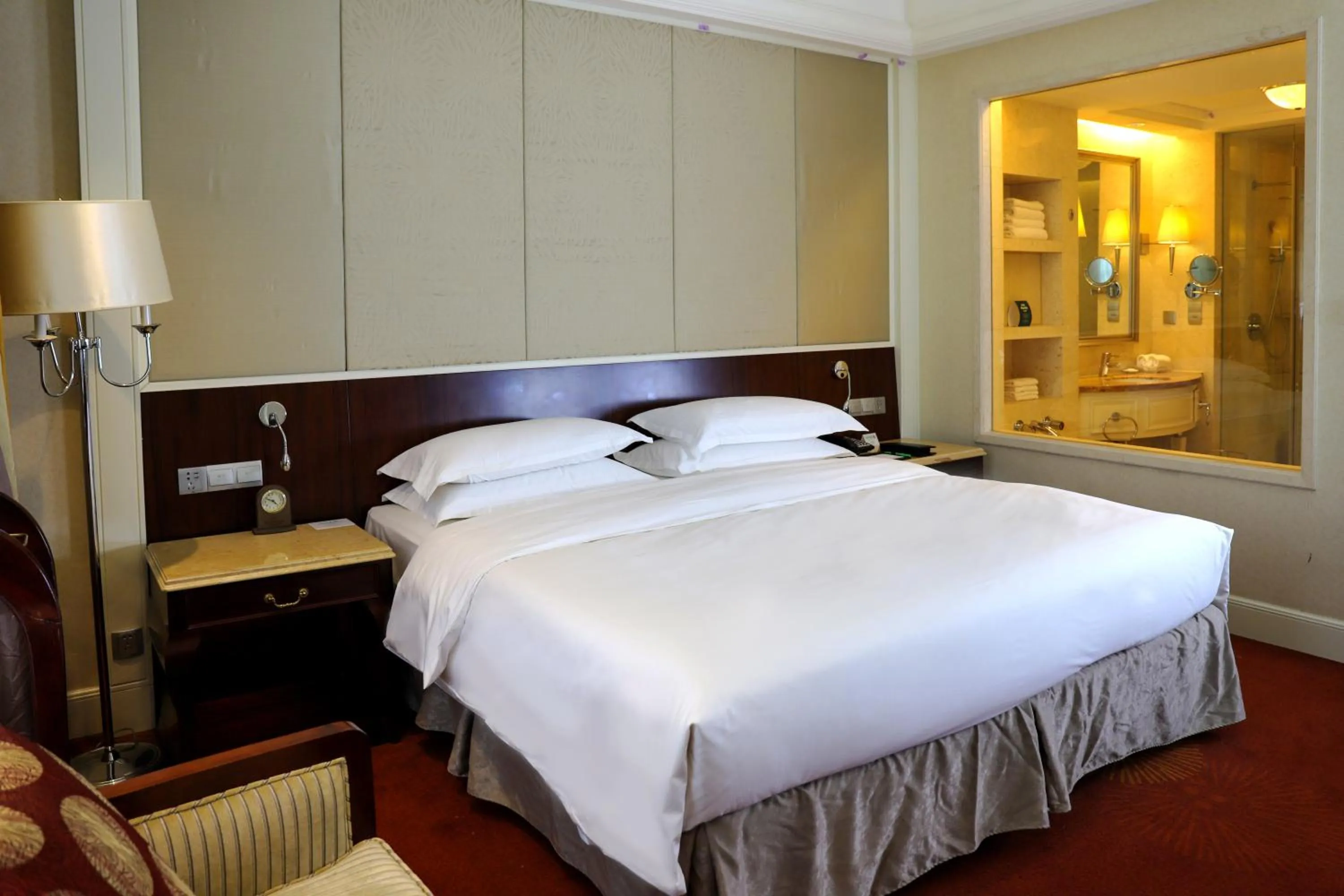 Bedroom, Bed in Holiday Inn Fuzhou New Port by IHG