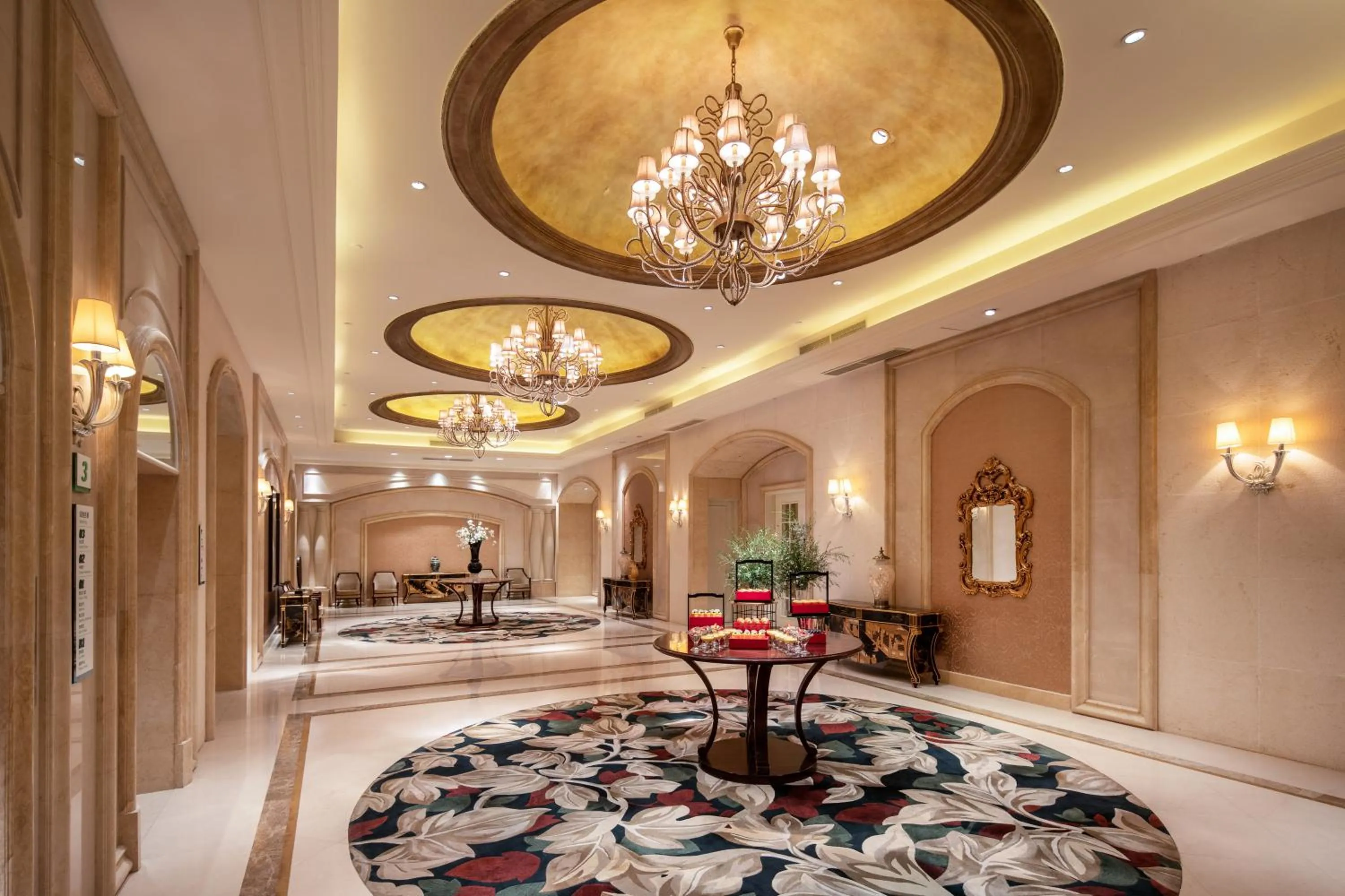 Lounge or bar in Holiday Inn Fuzhou New Port by IHG