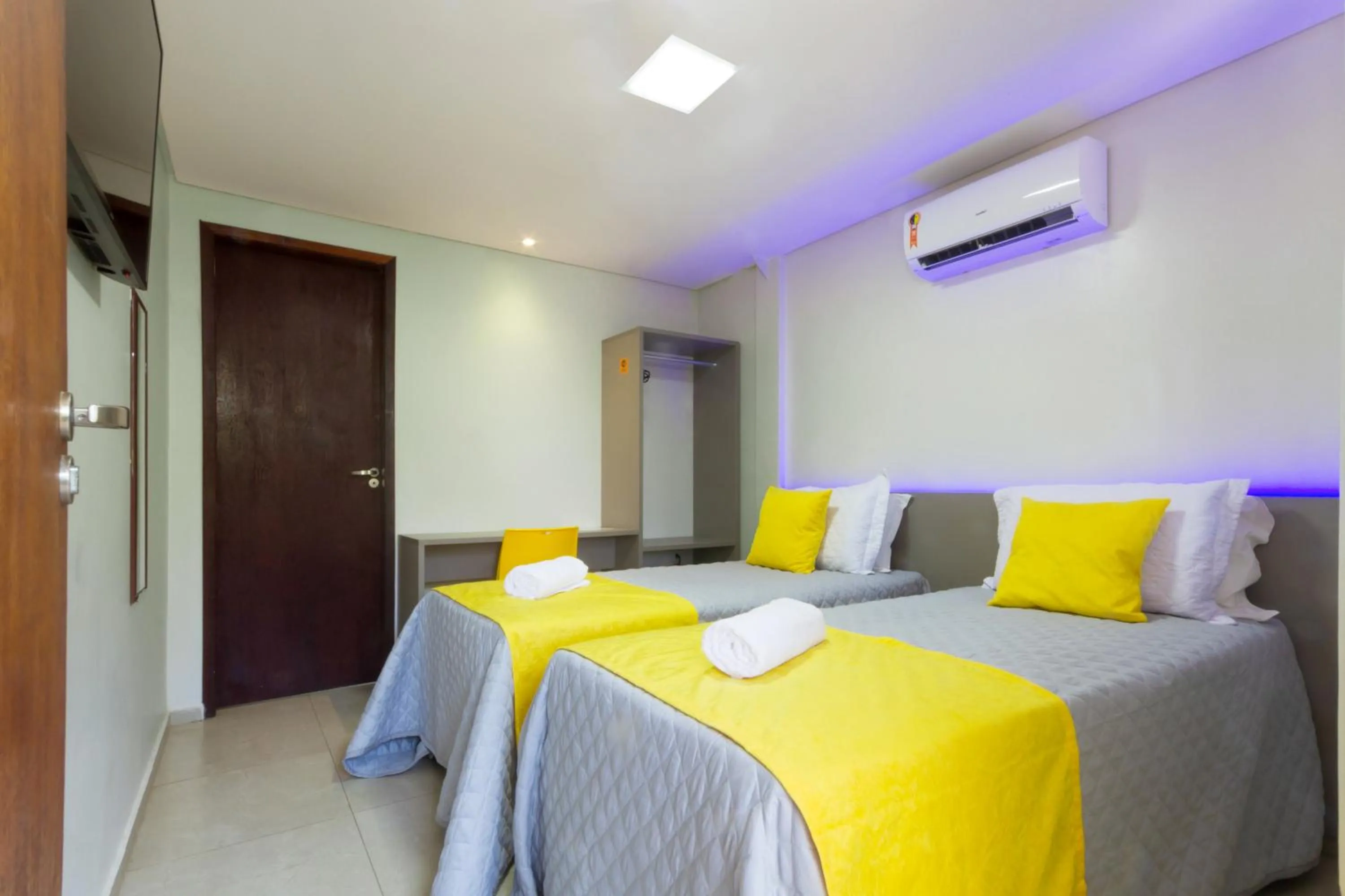 Bedroom, Bed in Pousada Maanaim Porto