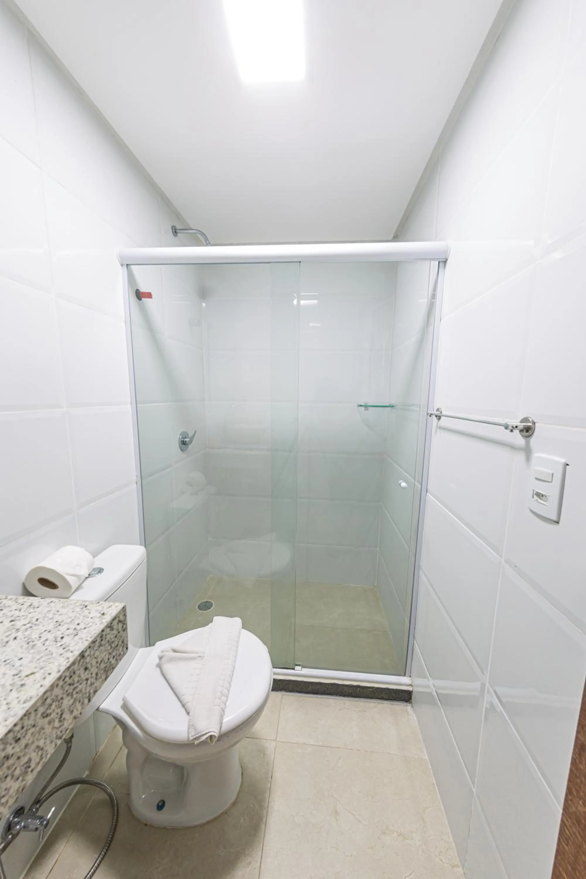 Shower in Pousada Maanaim Porto