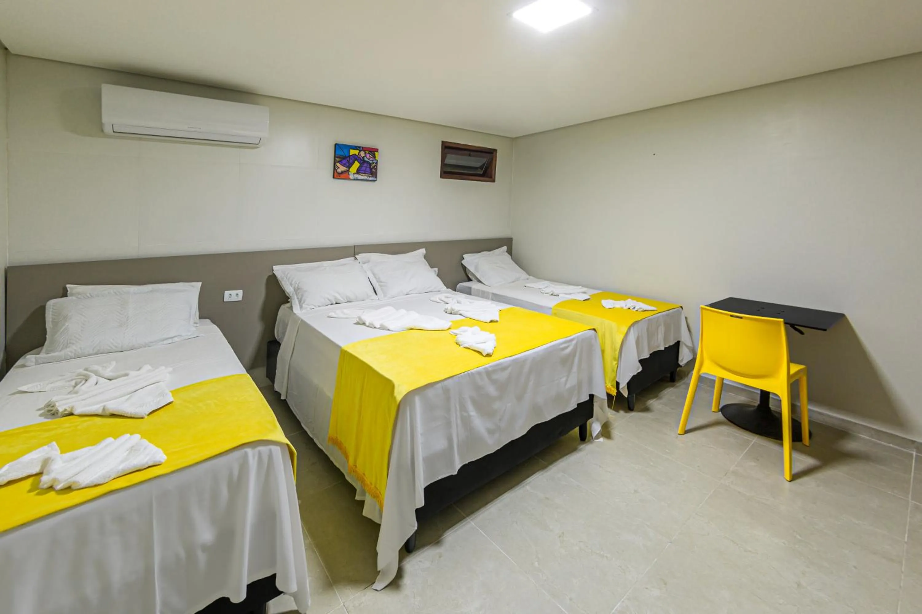 Bed in Pousada Maanaim Porto