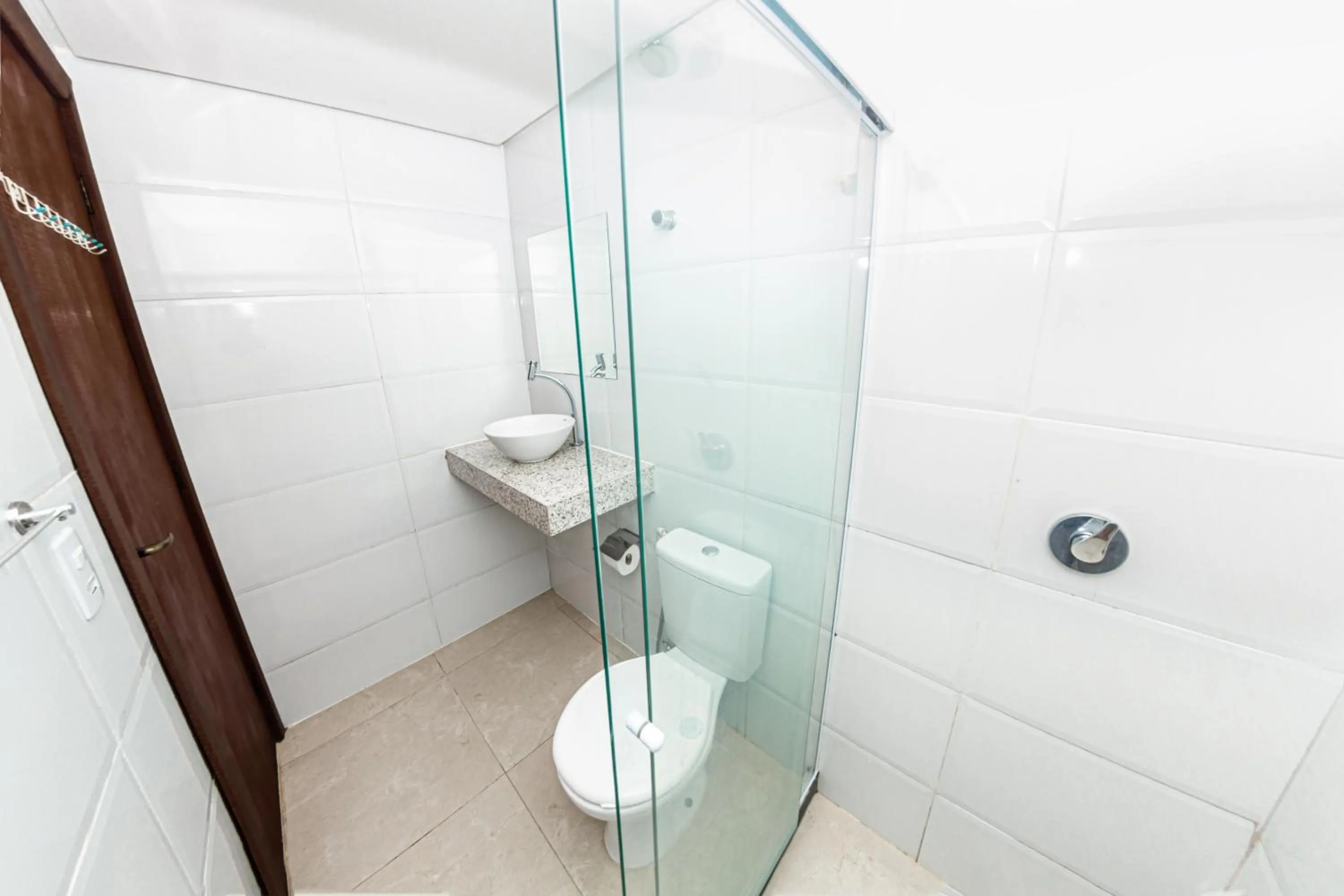 Shower in Pousada Maanaim Porto