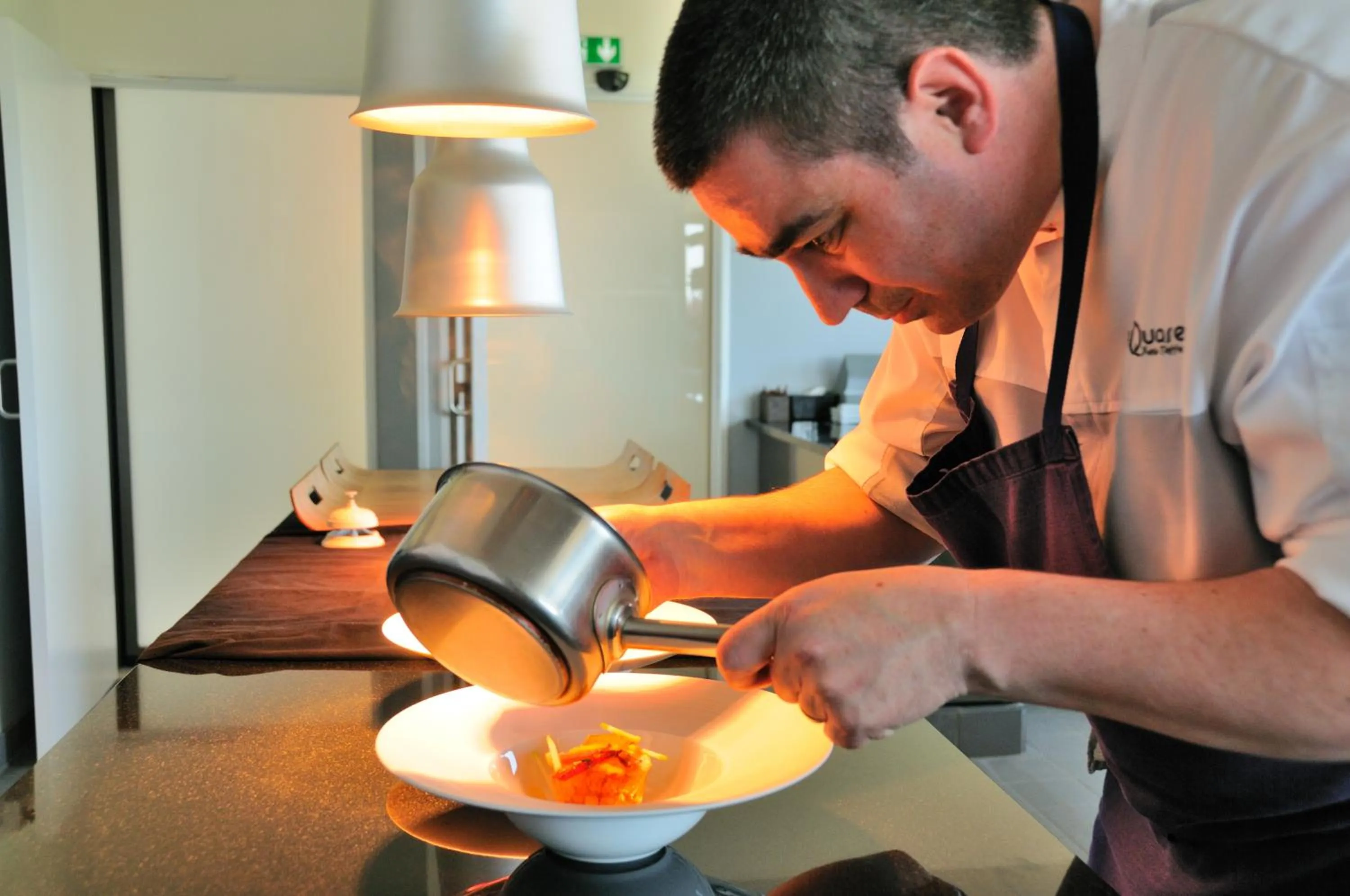 Staff in Hôtel-Restaurant L'Aquarelle