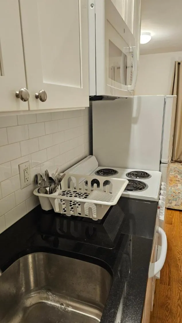 Kitchen or kitchenette in Lamartine Chelsea