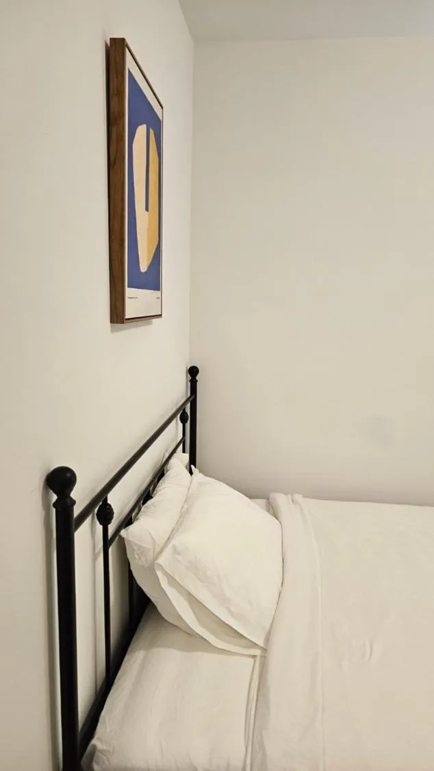 Bedroom, Bed in Lamartine Chelsea