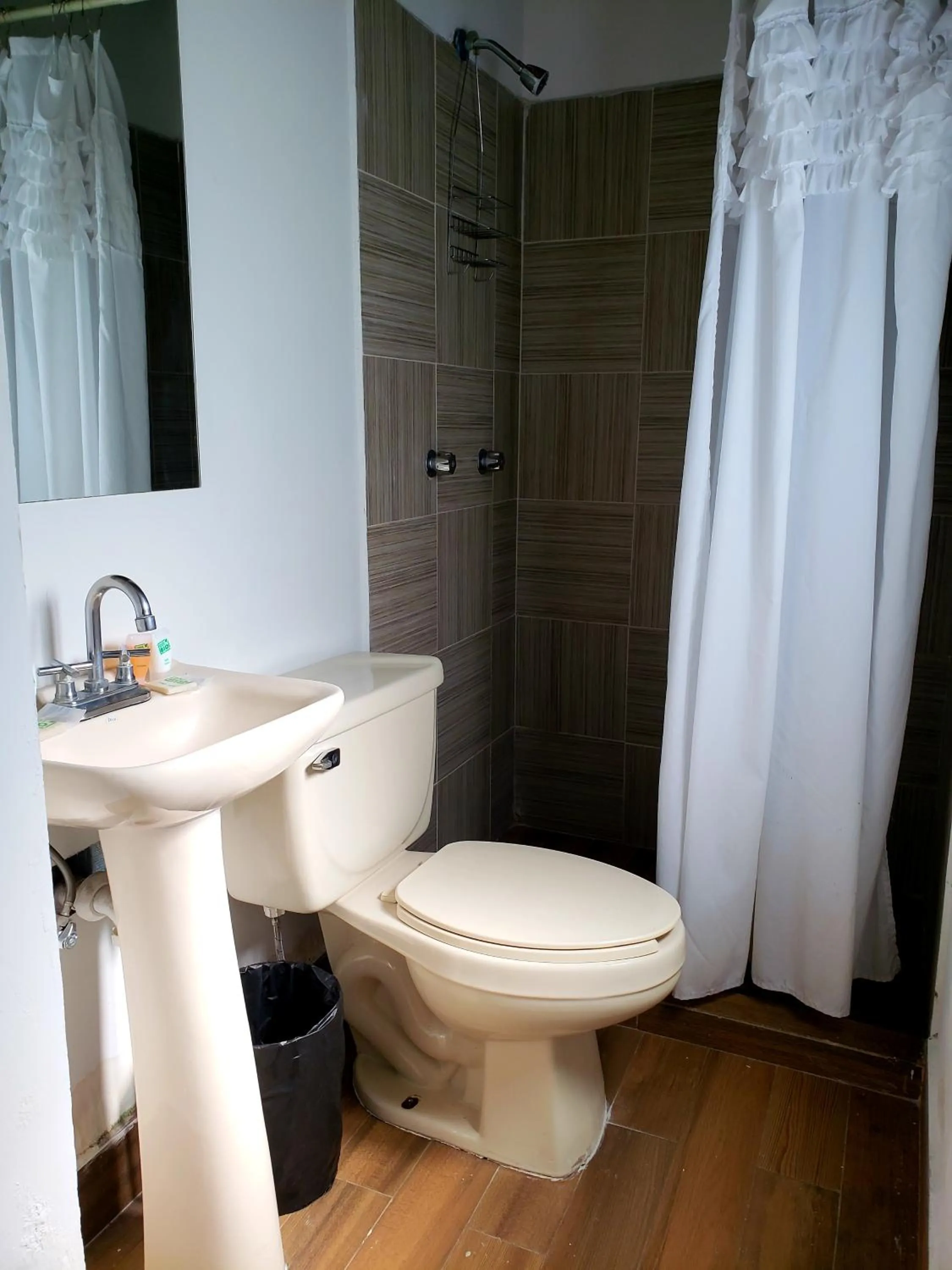 Bathroom in Singular Goldsmith