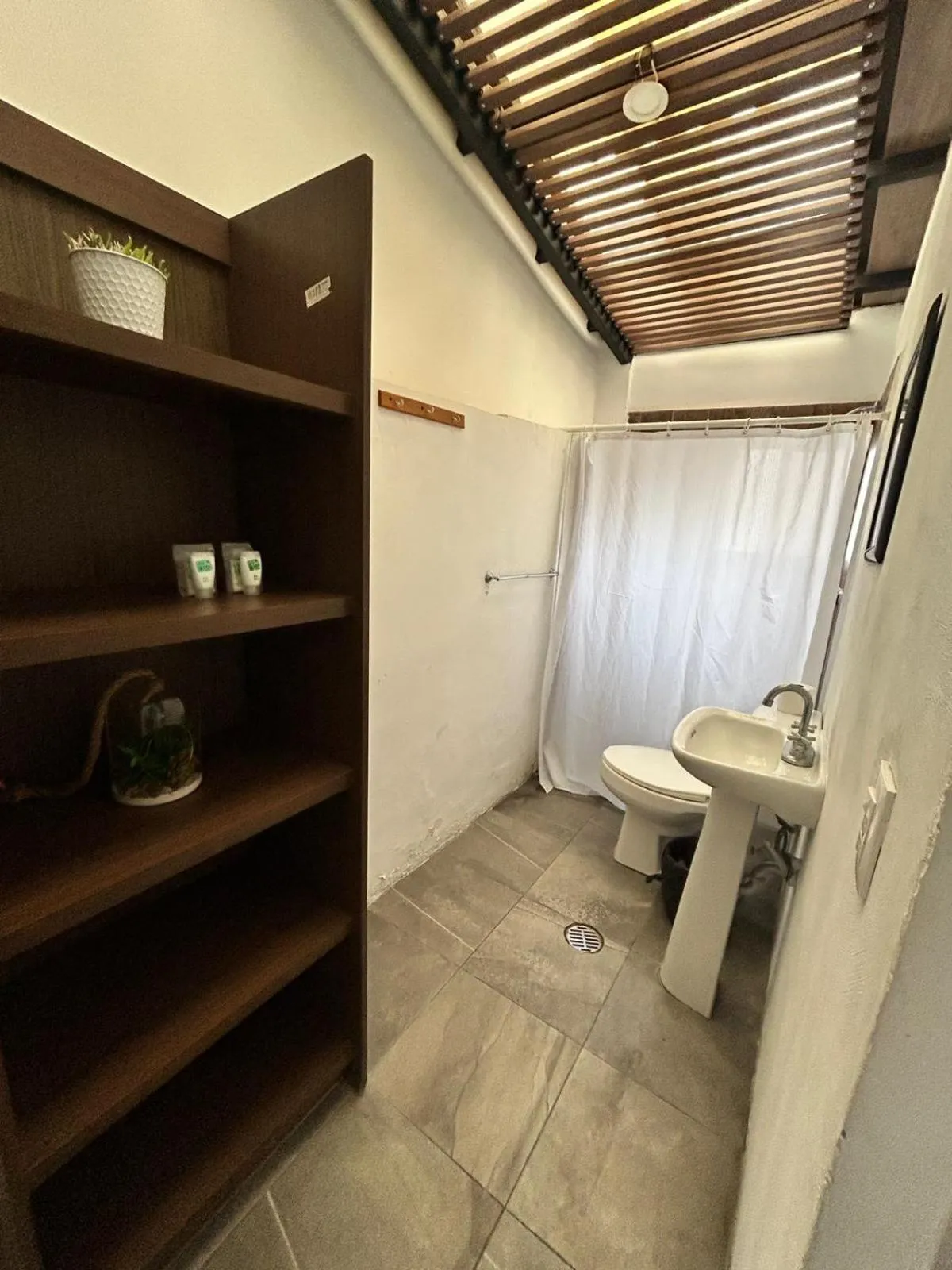 Bathroom in Singular Goldsmith