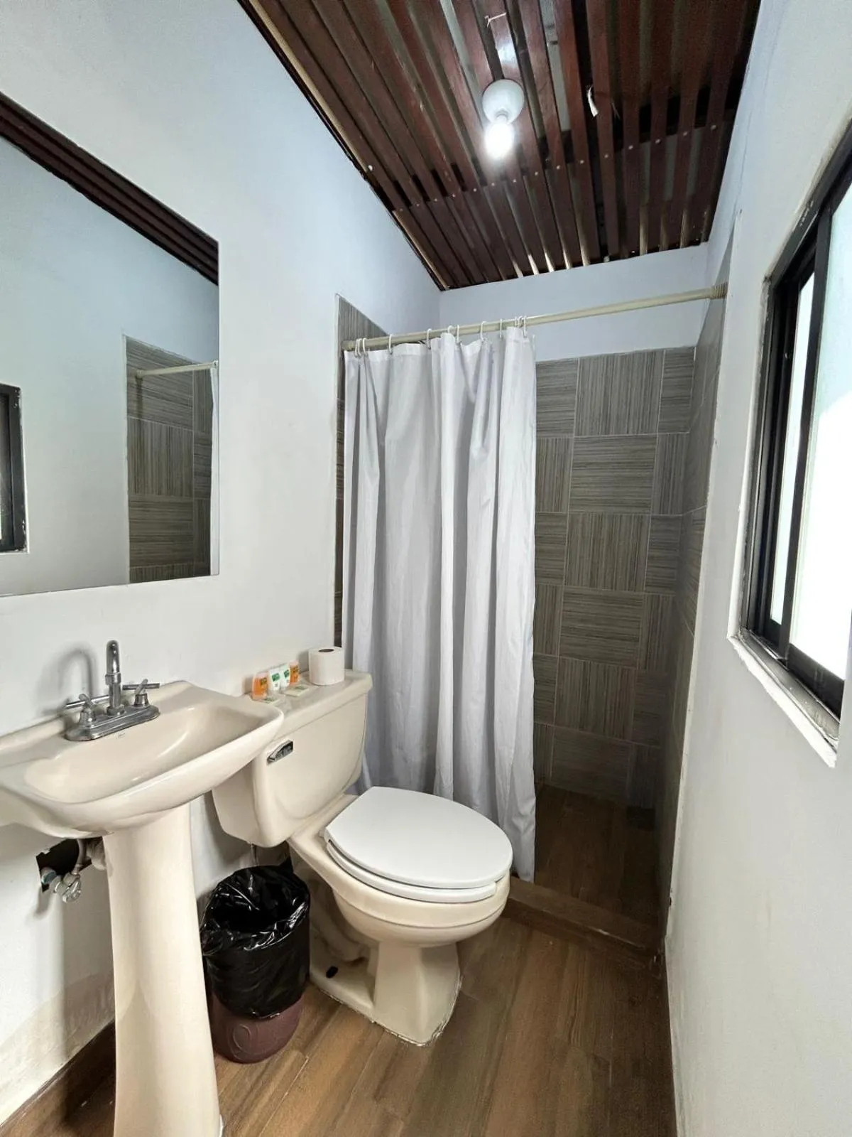 Bathroom in Singular Goldsmith