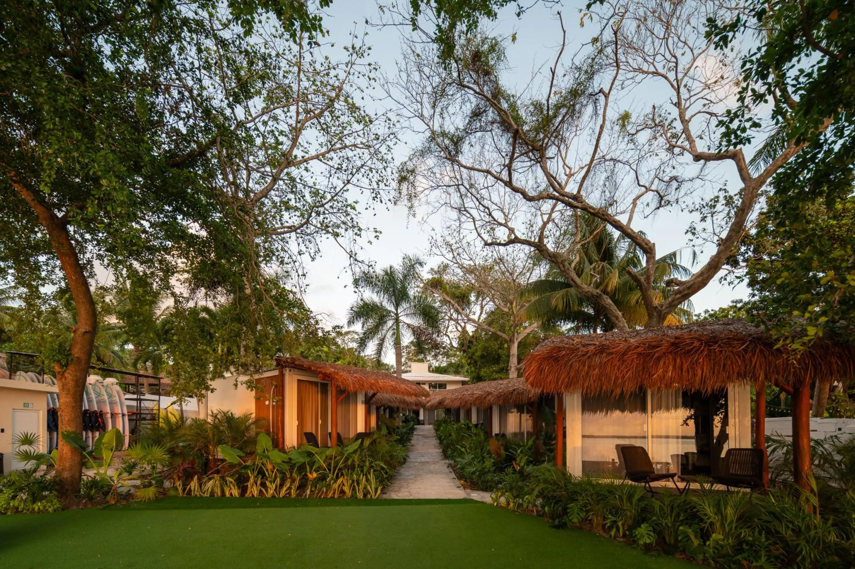 Garden view in Casa Aakal Lagoon Front