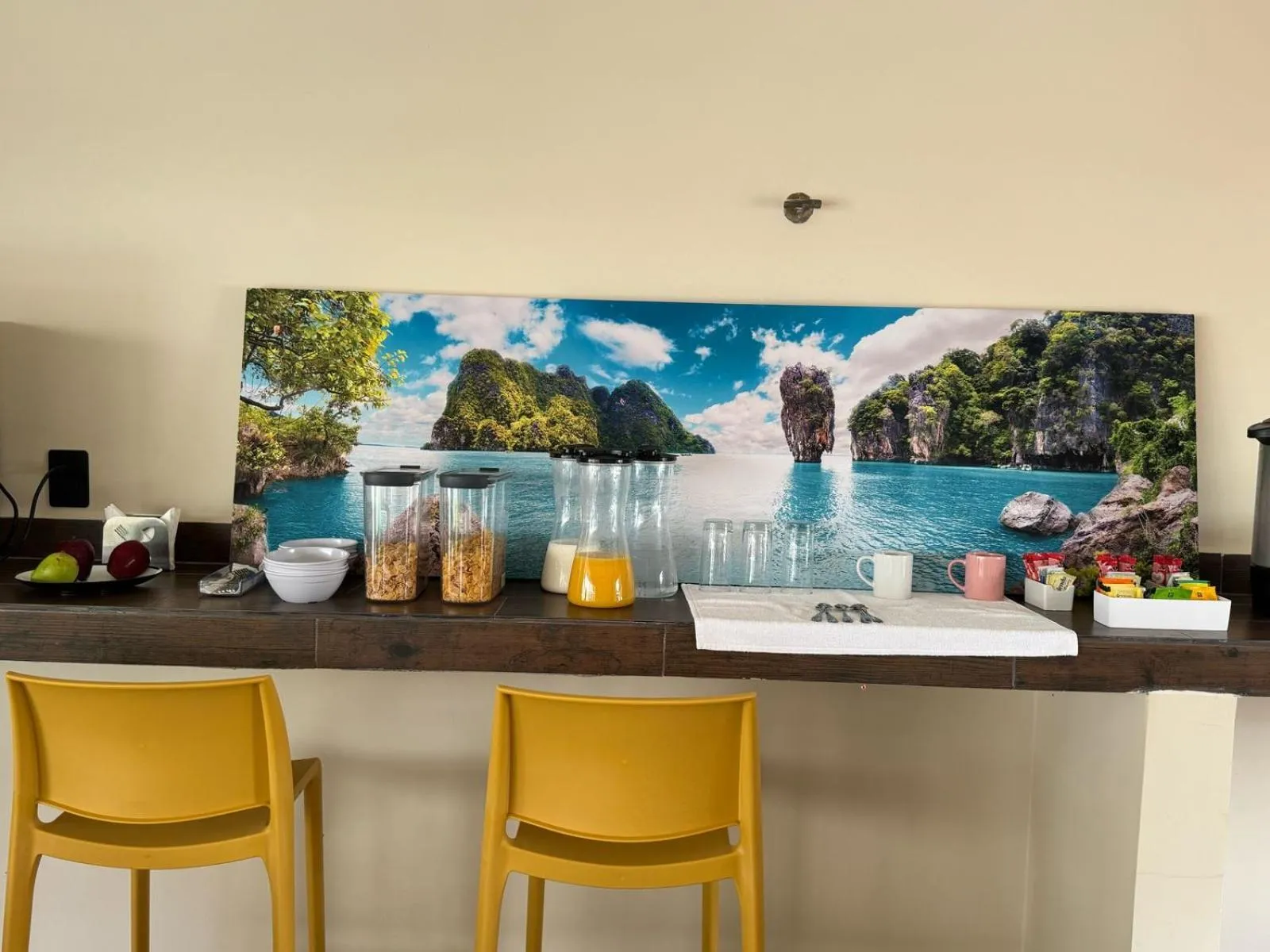 Breakfast in Casa Aakal Lagoon Front