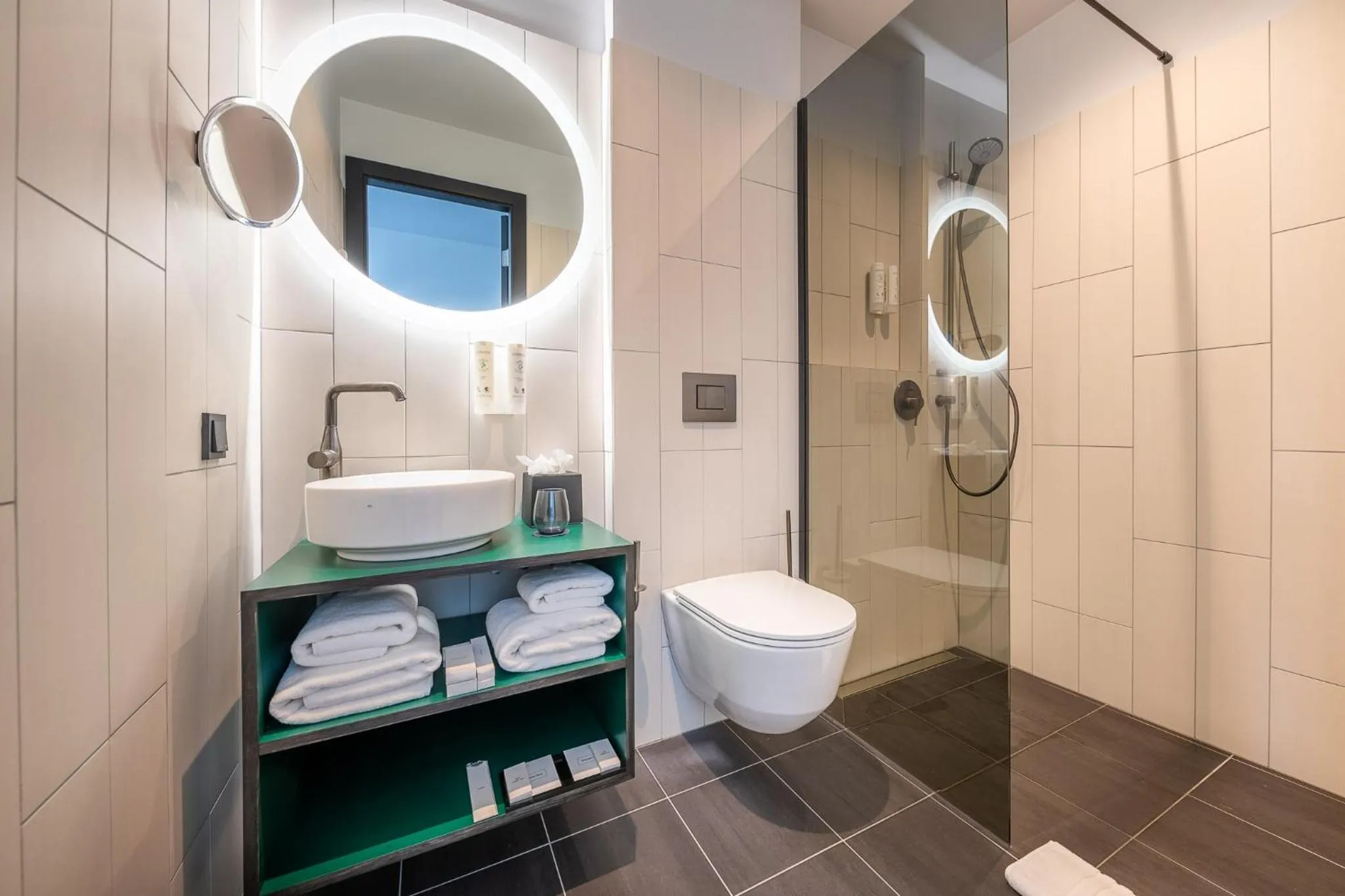 Shower in OTTO Hotel & Sun