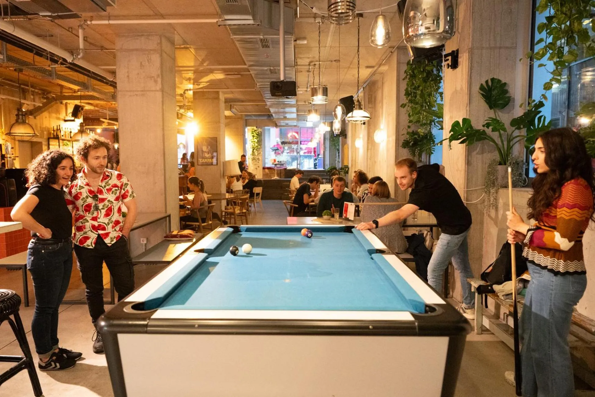 People in Wombat's City Hostel Munich Werksviertel