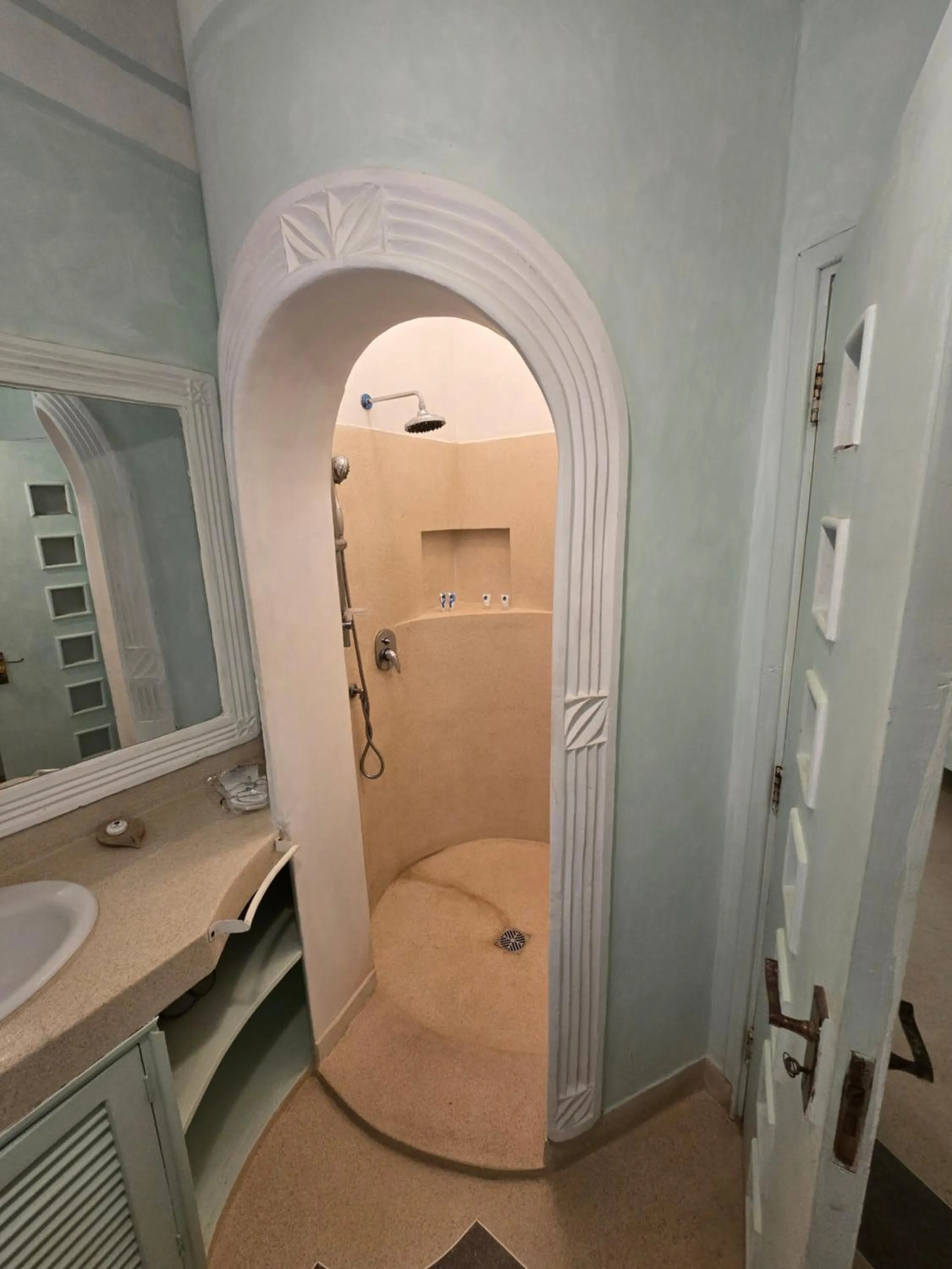 Shower in Ndoto Boutique Hotel