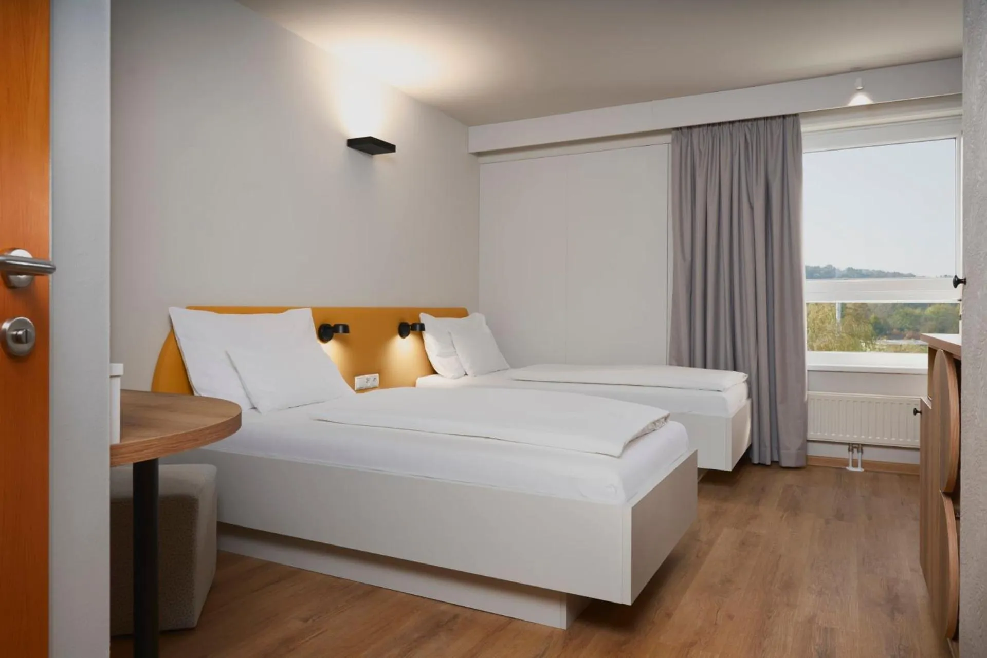 Photo of the whole room, Bed in H2O Hotel-Therme-Resort, 3 Sterne superior, für Familien mit Kindern