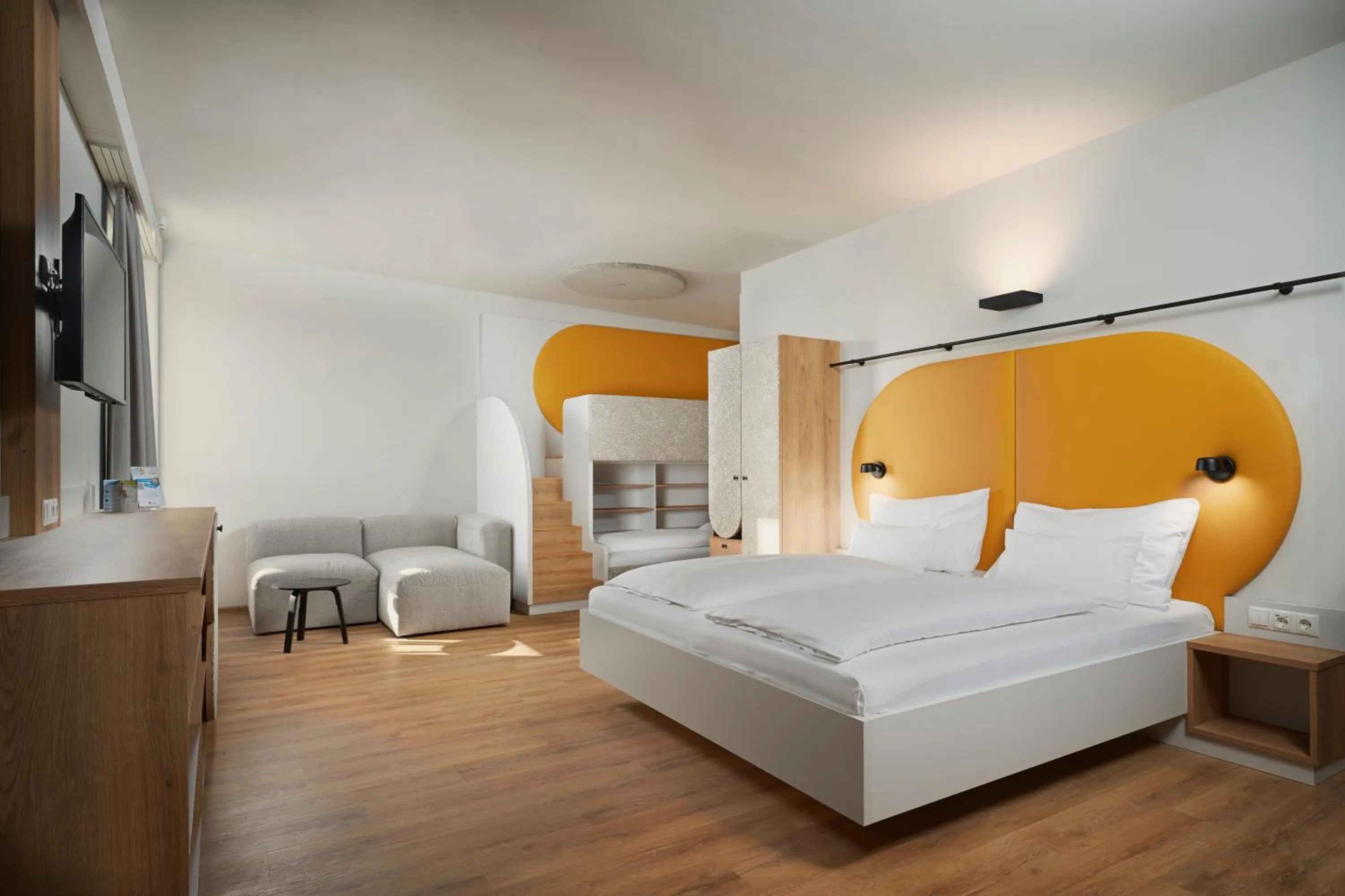 Photo of the whole room, Bed in H2O Hotel-Therme-Resort, 3 Sterne superior, für Familien mit Kindern