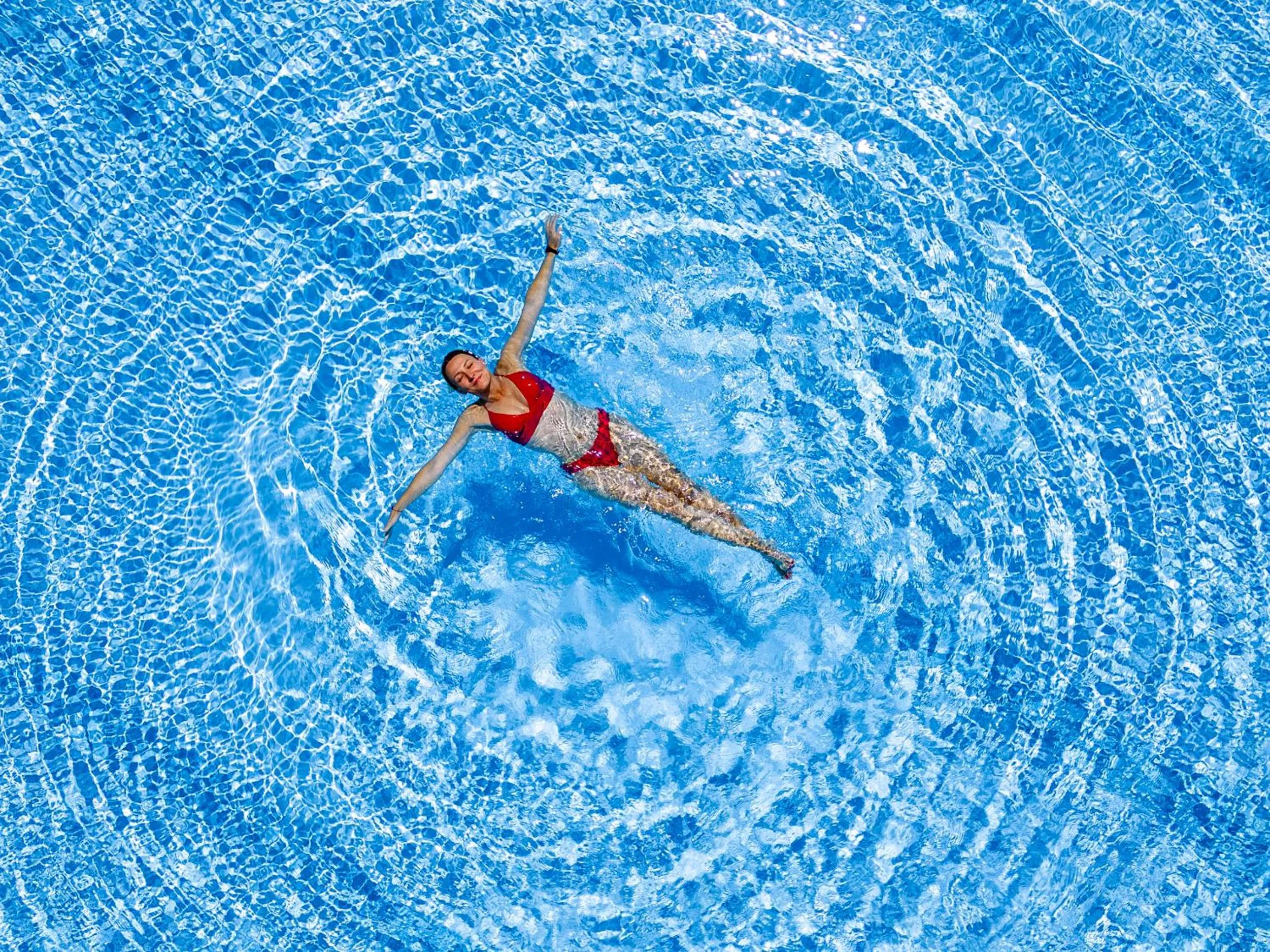 Swimming pool in H2O Hotel-Therme-Resort, 3 Sterne superior, für Familien mit Kindern