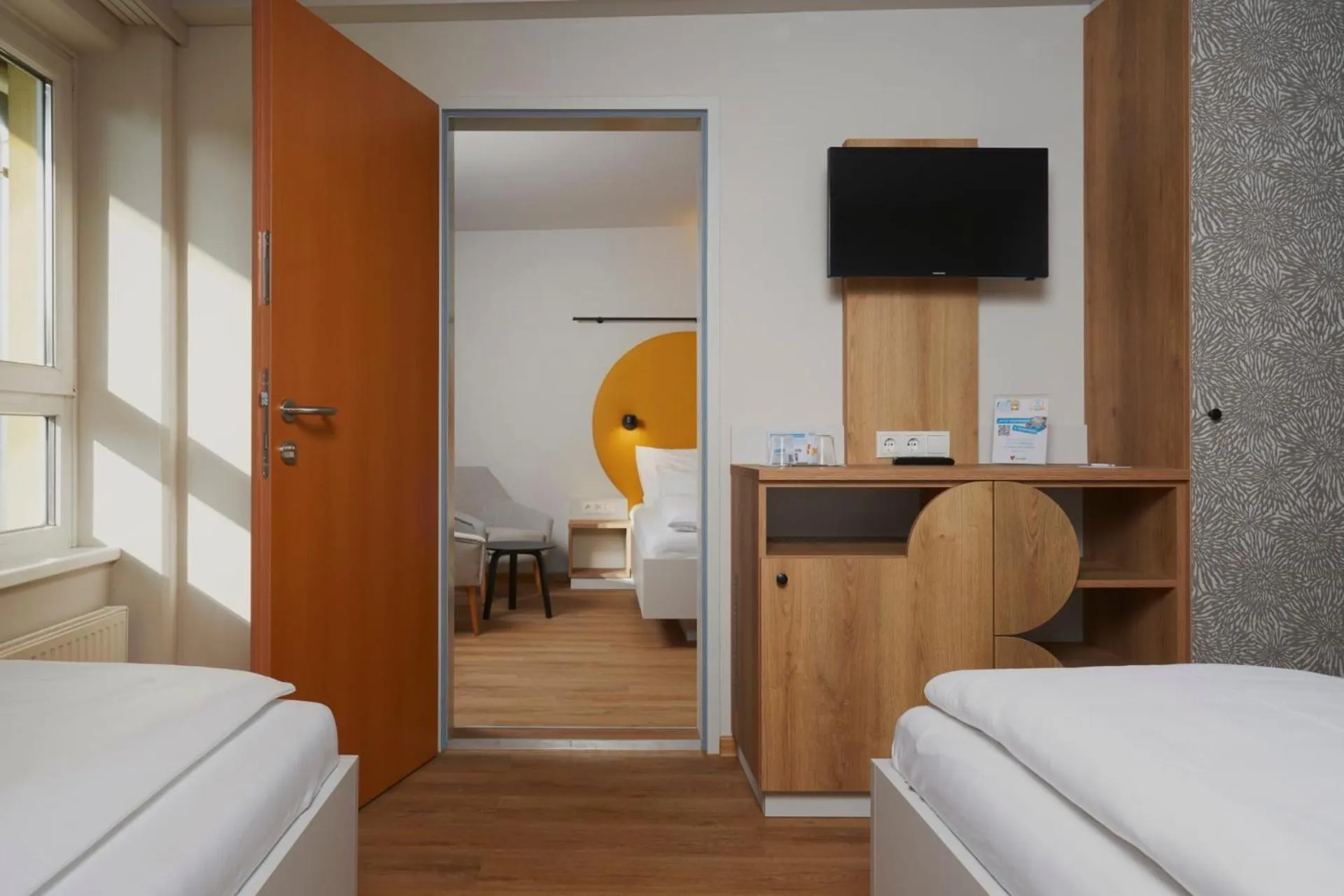 Photo of the whole room, Bed in H2O Hotel-Therme-Resort, 3 Sterne superior, für Familien mit Kindern