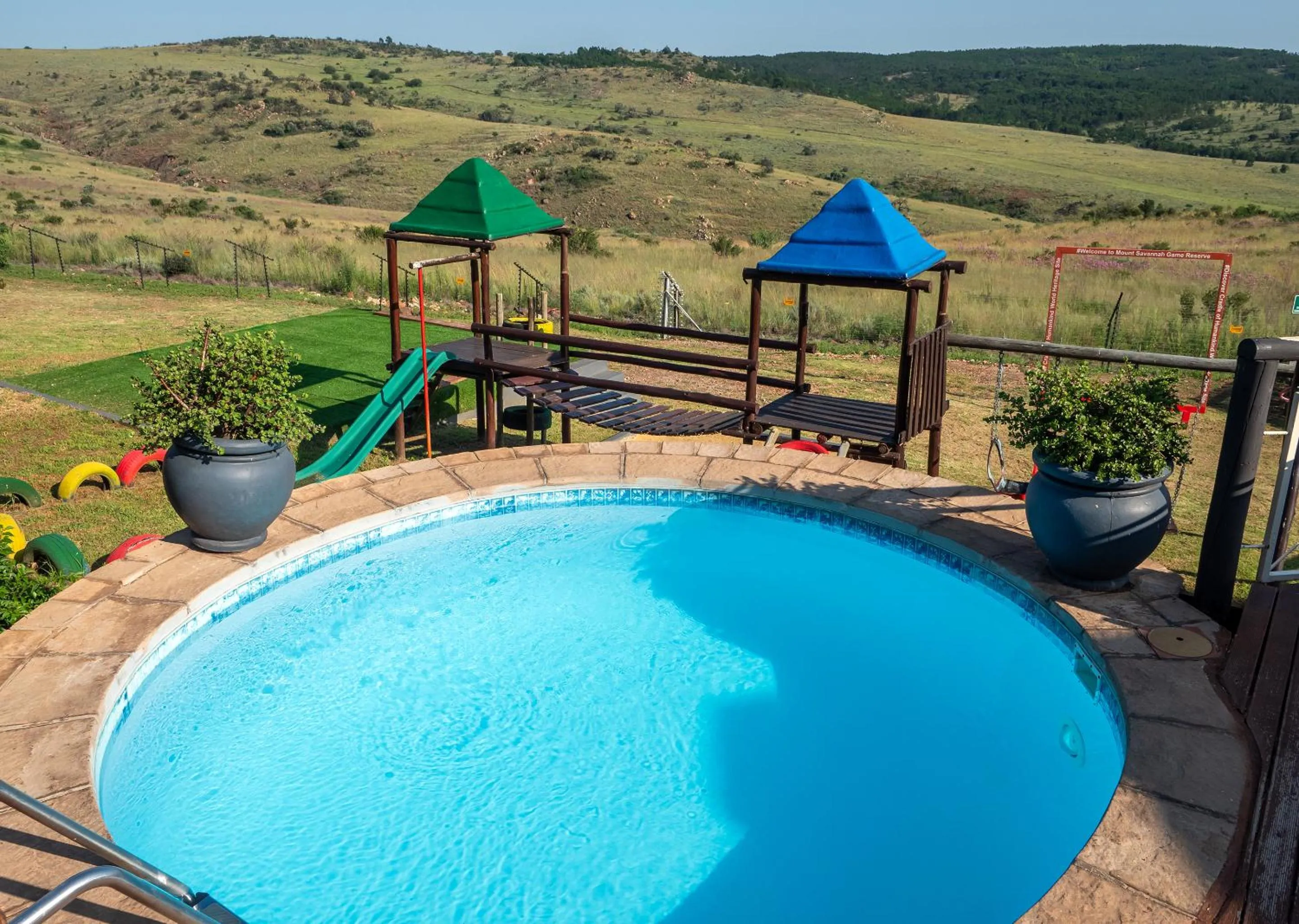 Swimming pool in Mount Savannah Lodge by Dream Resorts
